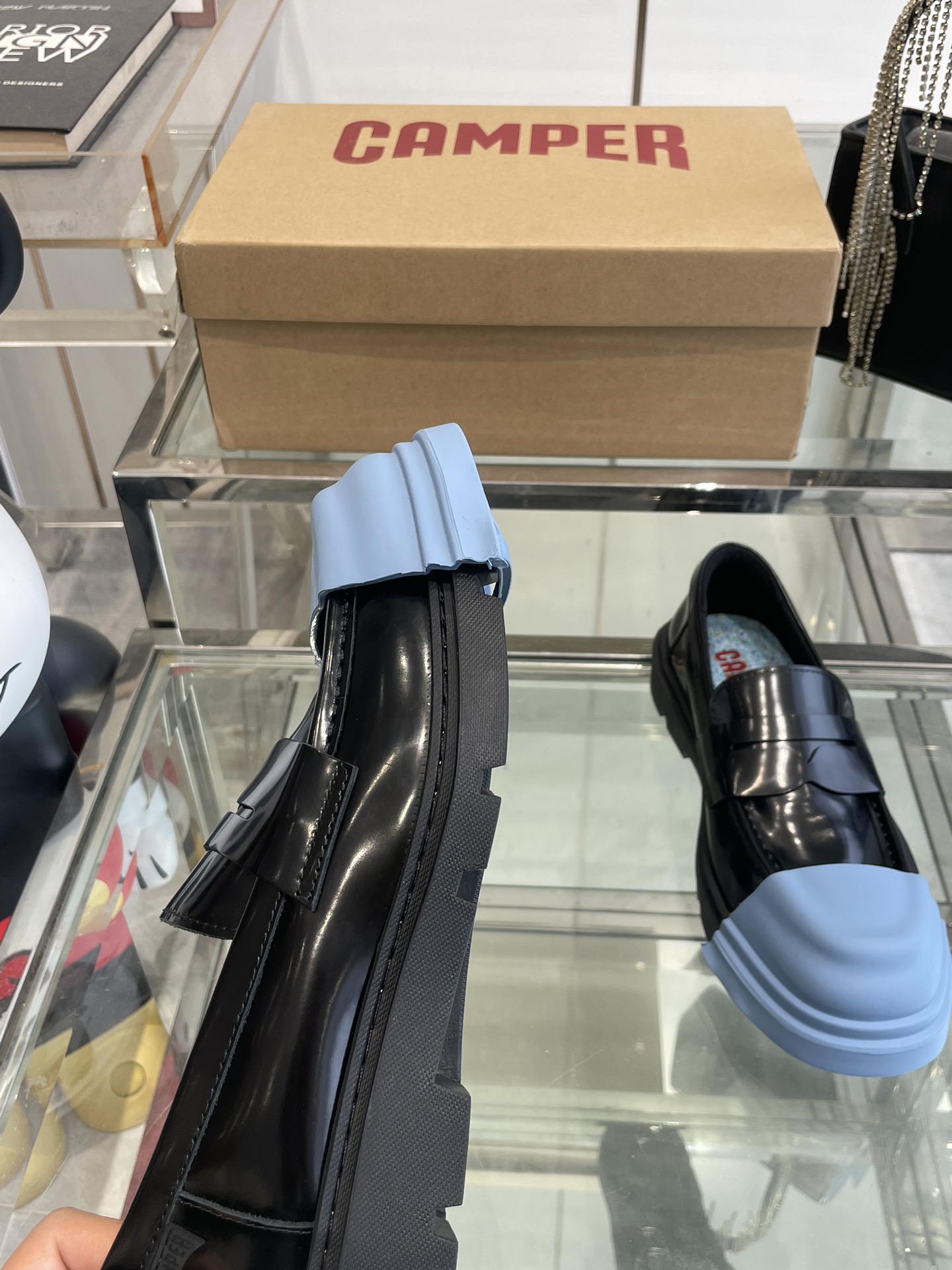 “588 Quilts and 20 Pairs of Spanish Hip 25s Shoe Covers for Spring and Summer” - 图片 6