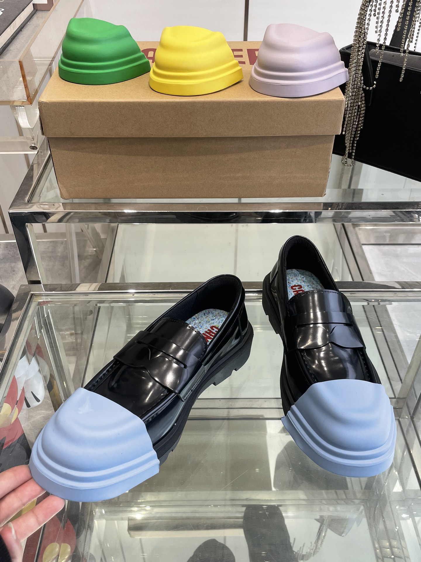 “588 Quilts and 20 Pairs of Spanish Hip 25s Shoe Covers for Spring and Summer” - 图片 3