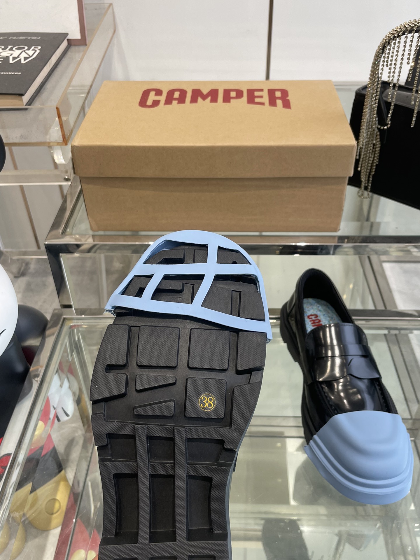 “588 Quilts and 20 Pairs of Spanish Hip 25s Shoe Covers for Spring and Summer” - 图片 5