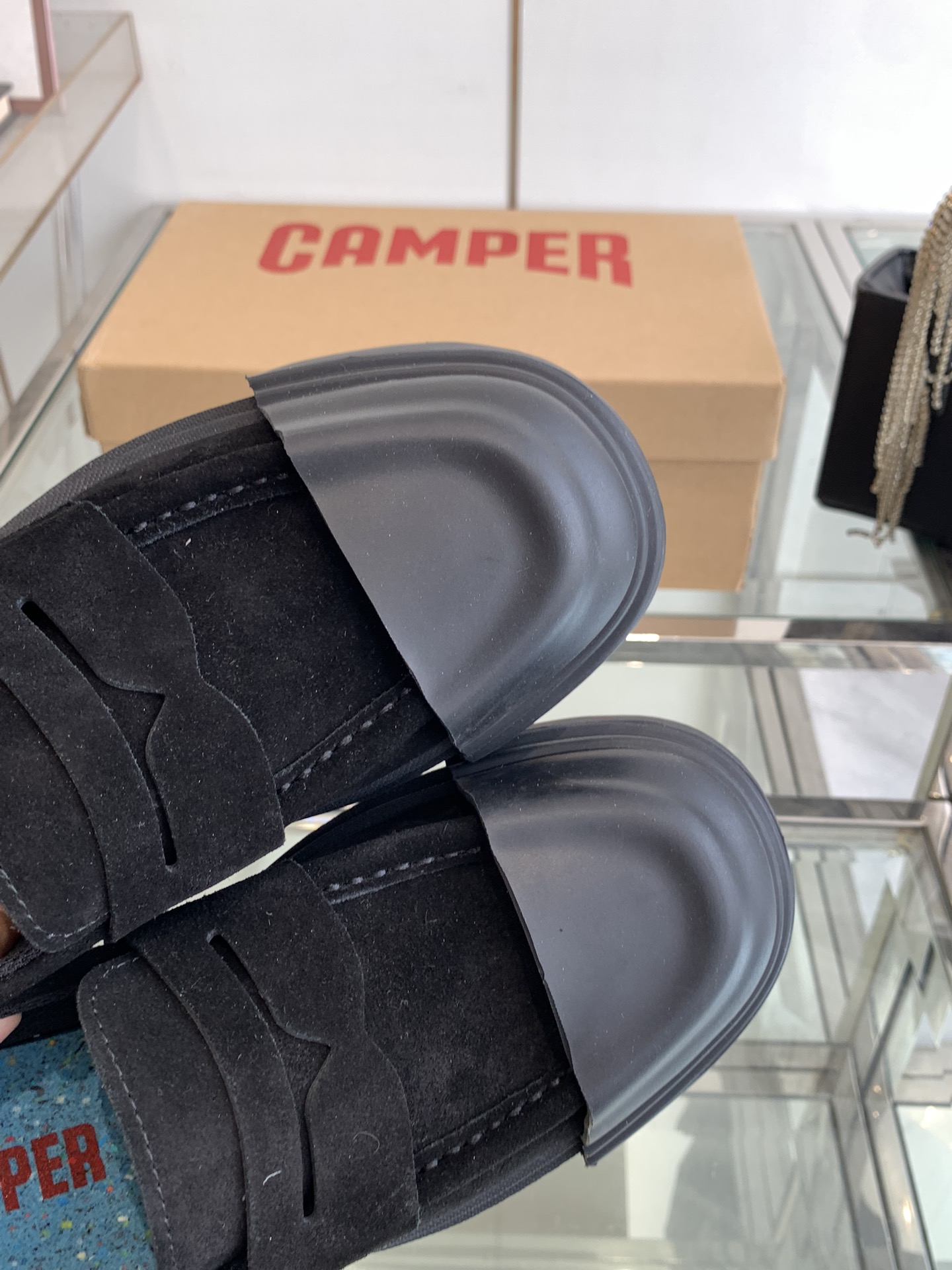 “Variety of Quilts and Shoes for Spring and Summer in Different Sizes” - 图片 9