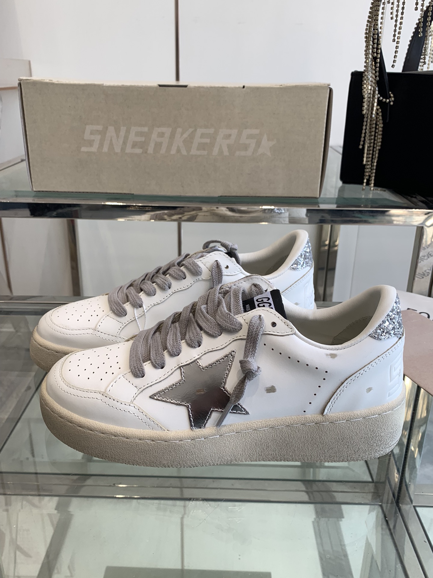 GGDB SNERKERS Zapatos sucios clásicos Zapatos blancos casuales Serie Graffiti ~~ ¡Famoso por los zapatos blan…