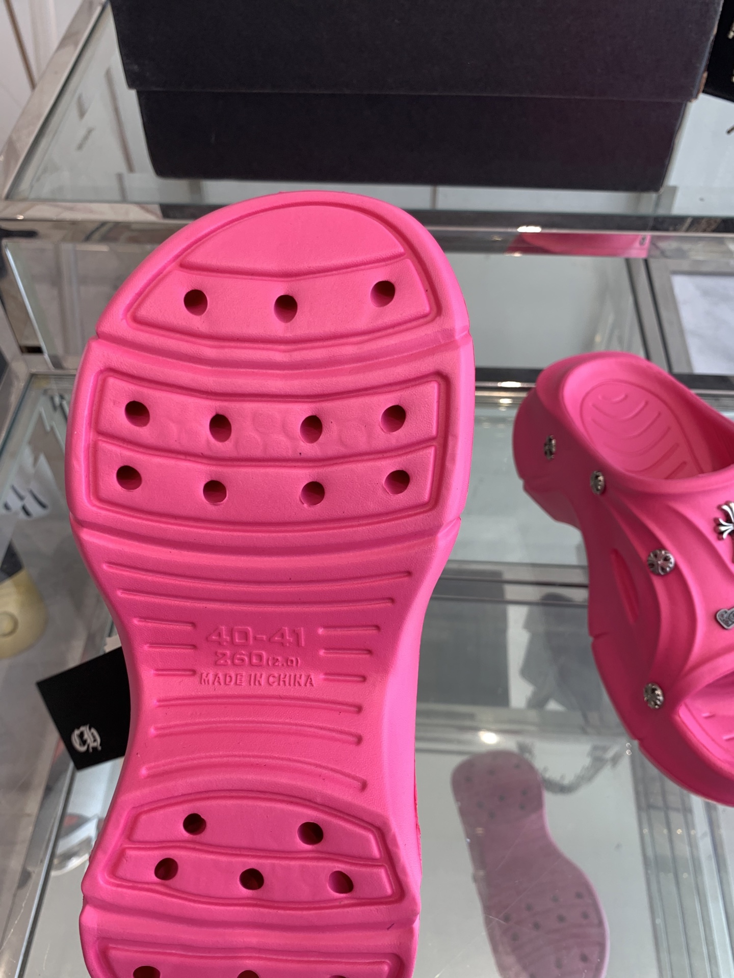 “Chromome Hearts Crots: Popular Lazy Slippers for Summer, 400 Pounds, Various Sizes” - 图片 5