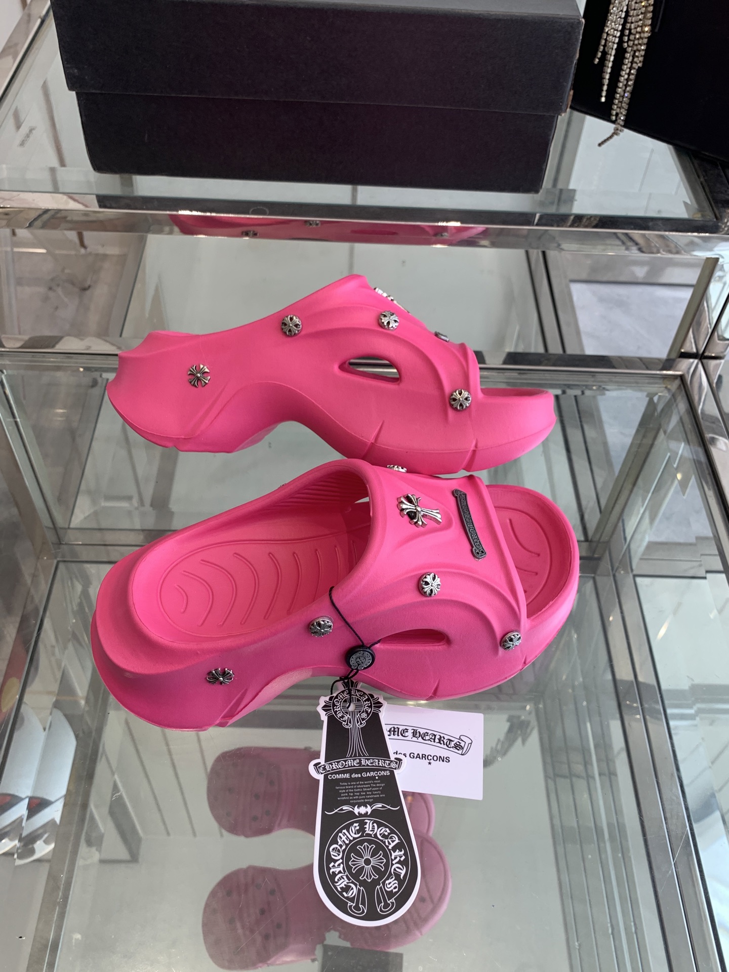 “Chromome Hearts Crots: Popular Lazy Slippers for Summer, 400 Pounds, Various Sizes” - 图片 8