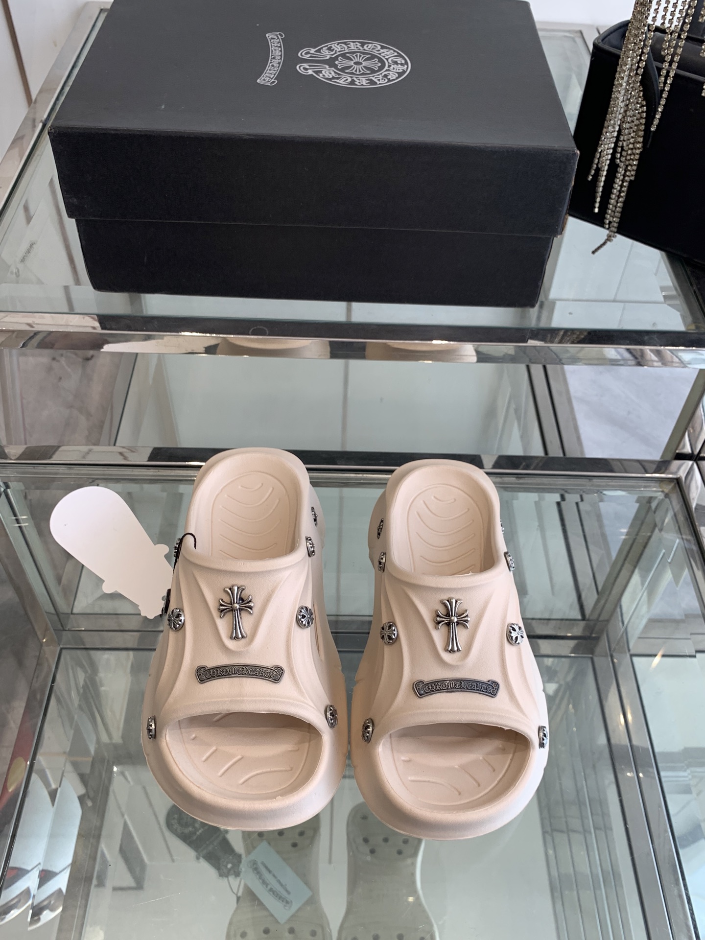 Trendy Summer Lazy Slippers: Chrome Hearts Crots, 400 Pounds, Various Sizes.