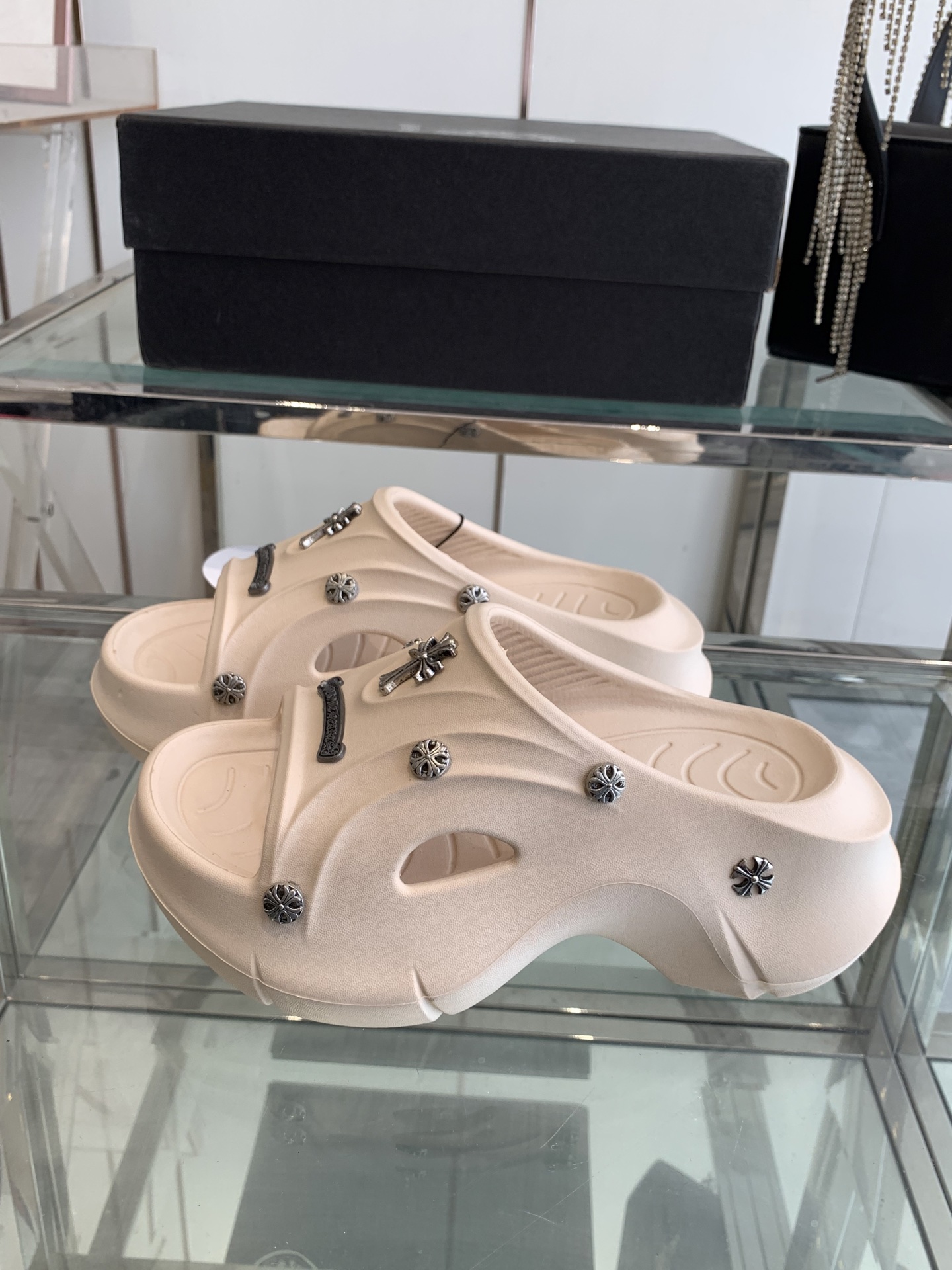 Trendy Summer Lazy Slippers: Chrome Hearts Crots, 400 Pounds, Various Sizes. - 图片 2