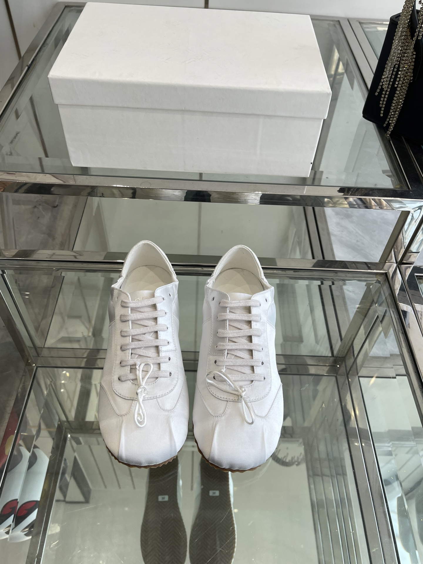 NO:240766,Silk ABRA Niche Trendy Brand 25ss Spring and Summer New Style Bow Flat Sole Ballet Shoes Spring ootd Outfit Sweet and Cool Girls Can't Miss Ballet Shoes Too Fashionable and Sweet Retro Flat Flat Flat Flat Flat Flat Flat Flat Flat Girls' Stretching and Sweethearts, Sneakers, Sheepskin, Real Silk, Chamois Leather19860909真丝 ABRA 小众潮牌 25ss 春夏新款 蝴蝶结平底芭蕾舞鞋 春日ootd穿搭 甜酷女孩不能错过的芭蕾舞鞋 太时髦了有点甜甜的复古味儿 面料 原版进口真丝/进口麂皮 内里 原版定制羊皮 垫脚 原版定制羊皮 原版定制橡胶大底 码数35-41（40 41定做）,休闲鞋/运动鞋,sneakers,sheepskin,real silk,chamois leather,Women's Shoes