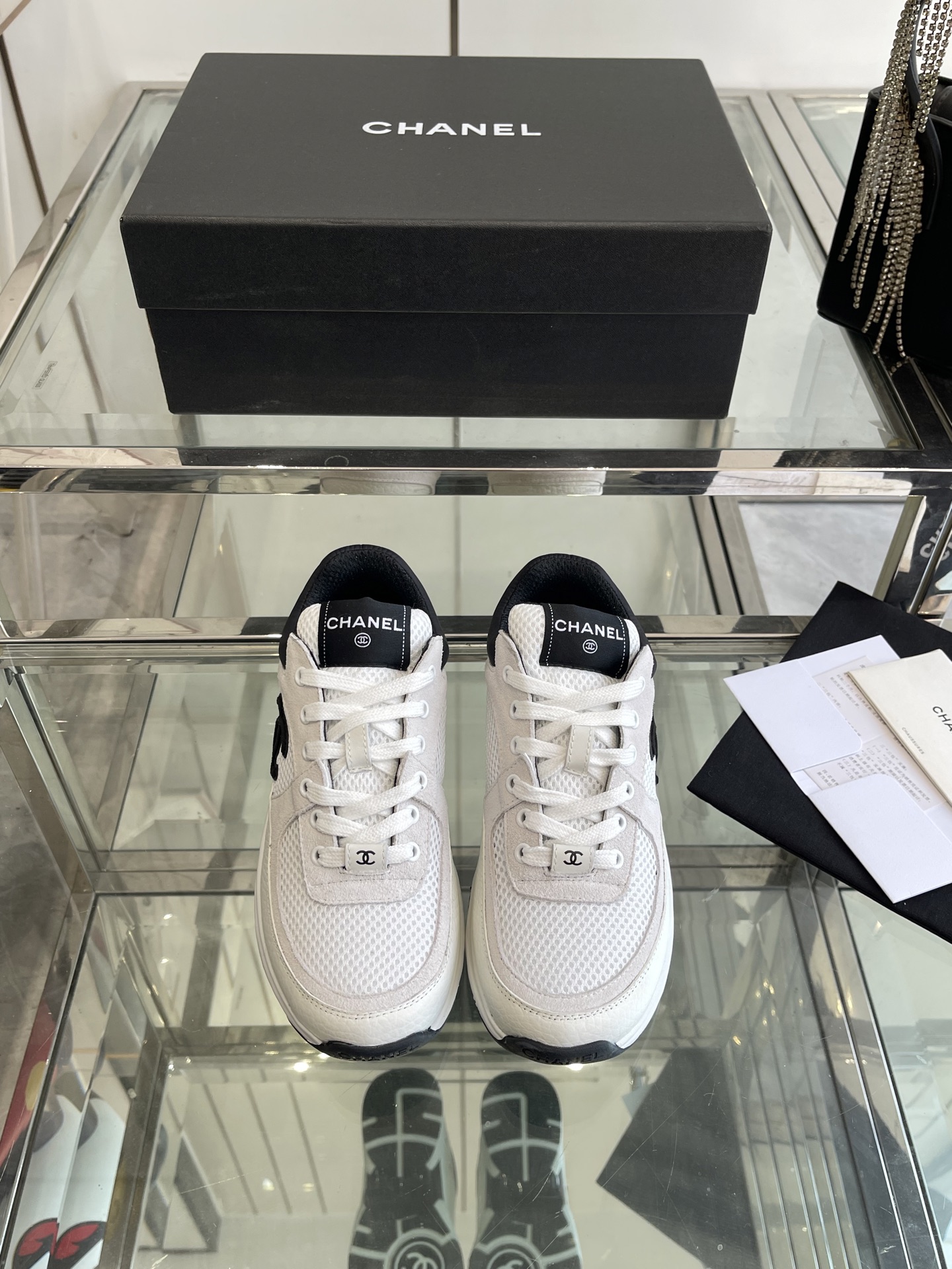 NO:240709,Chanel Chanel new sports shoes couples styles with various crafts and electric embroidery styles, extraordinary inclusion of various color matching elements Original imported high mercerized beef reverse velvet upper Original imported breathable sheepskin lining Original TPU combination outsole size: 35-45 (for women 40, customized for men 45), dad shoes, chanel, chanel, sneakers, sheepskin19860909Chanel 香奈儿 新款运动鞋 情侣款 鞋面多种工艺电绣的风格 不平凡的拥入了多种配色元素 原版进口高丝光牛反绒鞋面 原版进口透气羊皮内里 原版TPU组合大底码数: 35-45（女40 男45订做）,老爹鞋,chanel,chanel,sneakers,sheepskin,Women's Shoes