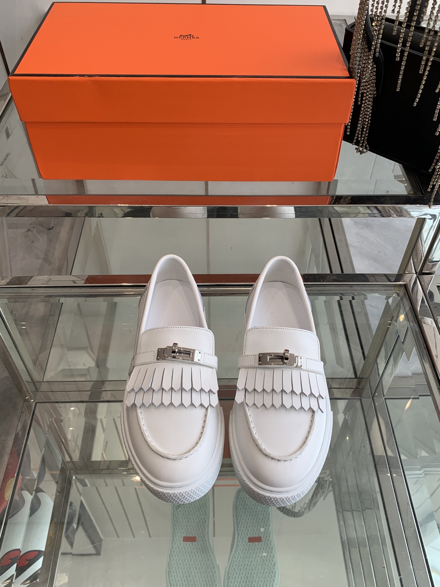 NO:240697,Hermes Game kelly buckle thick sole loafers couples calfskin loafer style casual sneakers with functional palladium-plated Kelly shoe buckles Original custom Kelly shoe buckle Custom imported calfskin Palm cowhide Yangjing/sheepskin inner original open molded outsole Size 35-45 (female 40 41 men 45 46 customized), casual shoes/sports, hermes, hermes, loafers, sneakers, cowhide, sheepskin, sheep19860909Hermes 爱马仕 Game kelly扣厚底乐福鞋 情侣款 小牛皮乐福鞋风格休闲运动鞋 搭配功能性镀钯Kelly鞋扣 原版定制Kelly鞋扣 定制进口小牛皮 掌纹牛皮羊京/羊皮内里 原版开模大底 码数35-45（女40 41 男45 46 定做）,休闲鞋/运动鞋,hermes,hermes,loafers,sneakers,cowhide,sheepskin,sheep,Women's Shoes