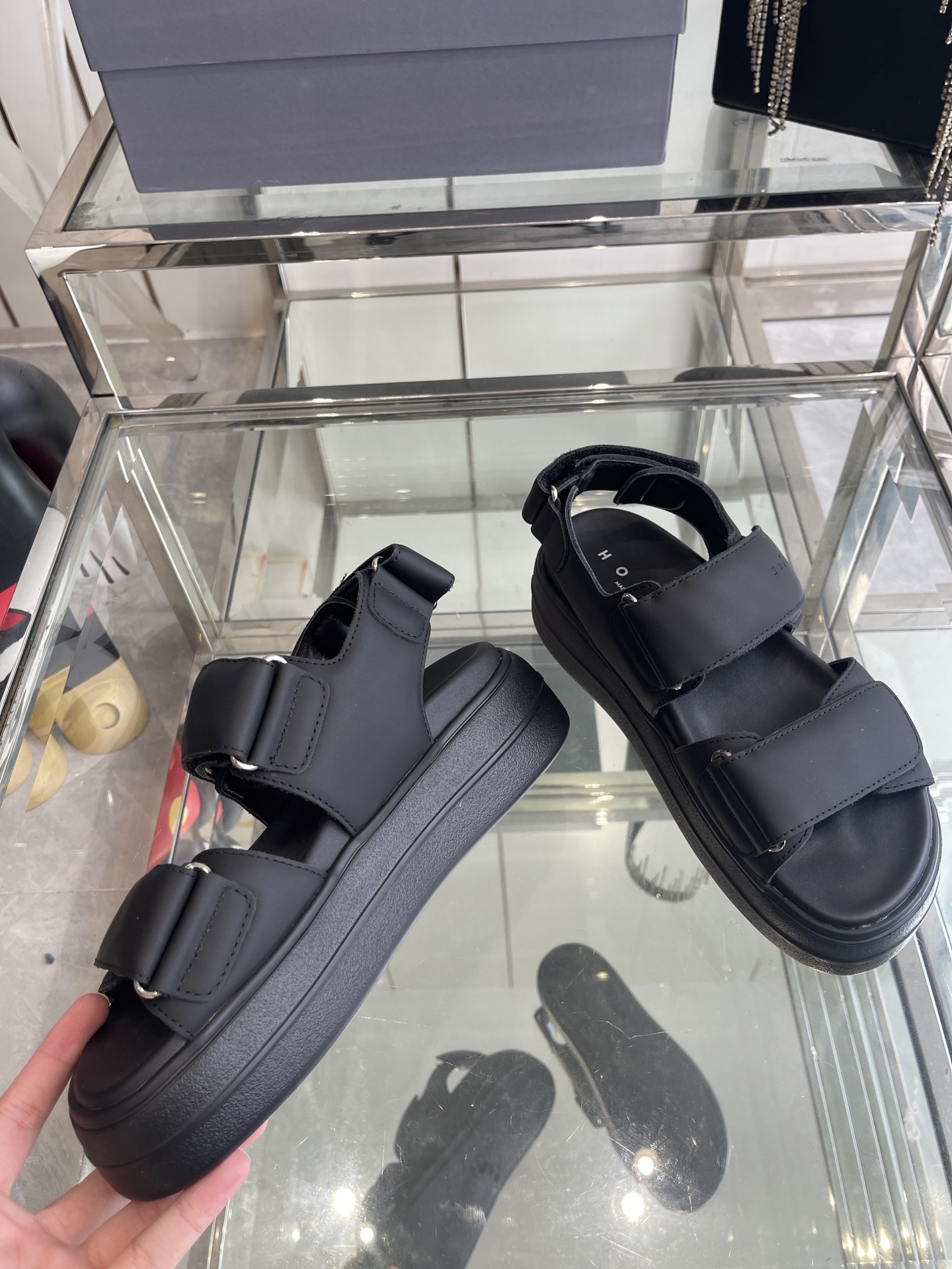 Hogan Skyscraper Sandals: Summer Footwear Redefining Comfort and Style - 图片 3
