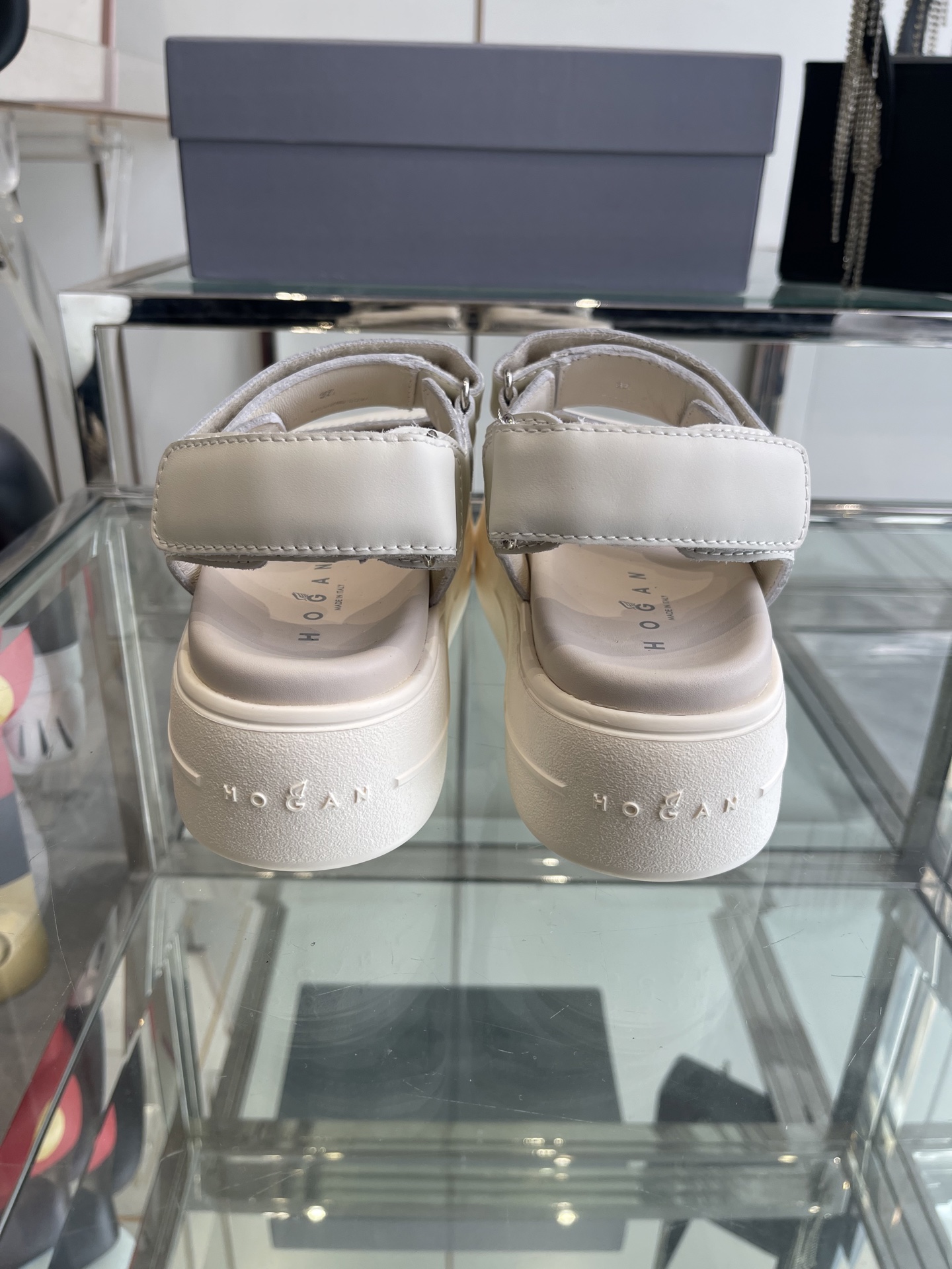 Hogan Skyscraper Sandals: Summer Footwear Redefined with Italian Craftsmanship and Sustainable Style - 图片 9