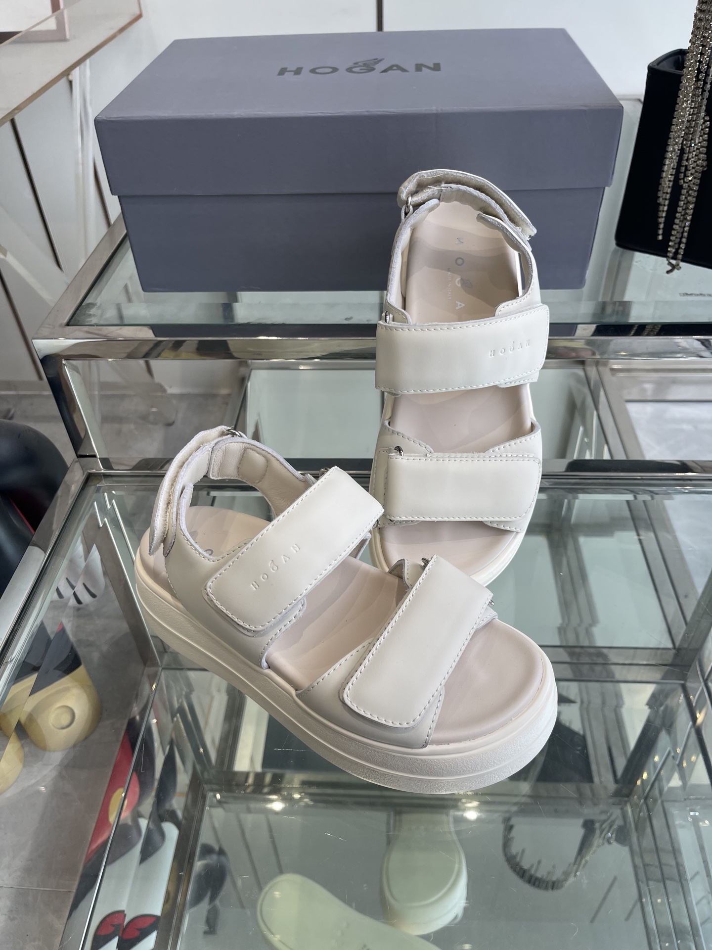 Hogan Skyscraper Sandals: Summer Footwear Redefined with Italian Craftsmanship and Sustainable Style - 图片 7