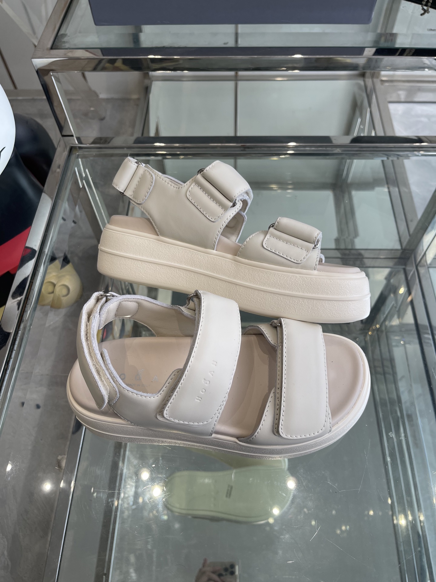 Hogan Skyscraper Sandals: Summer Footwear Redefined with Italian Craftsmanship and Sustainable Style - 图片 8