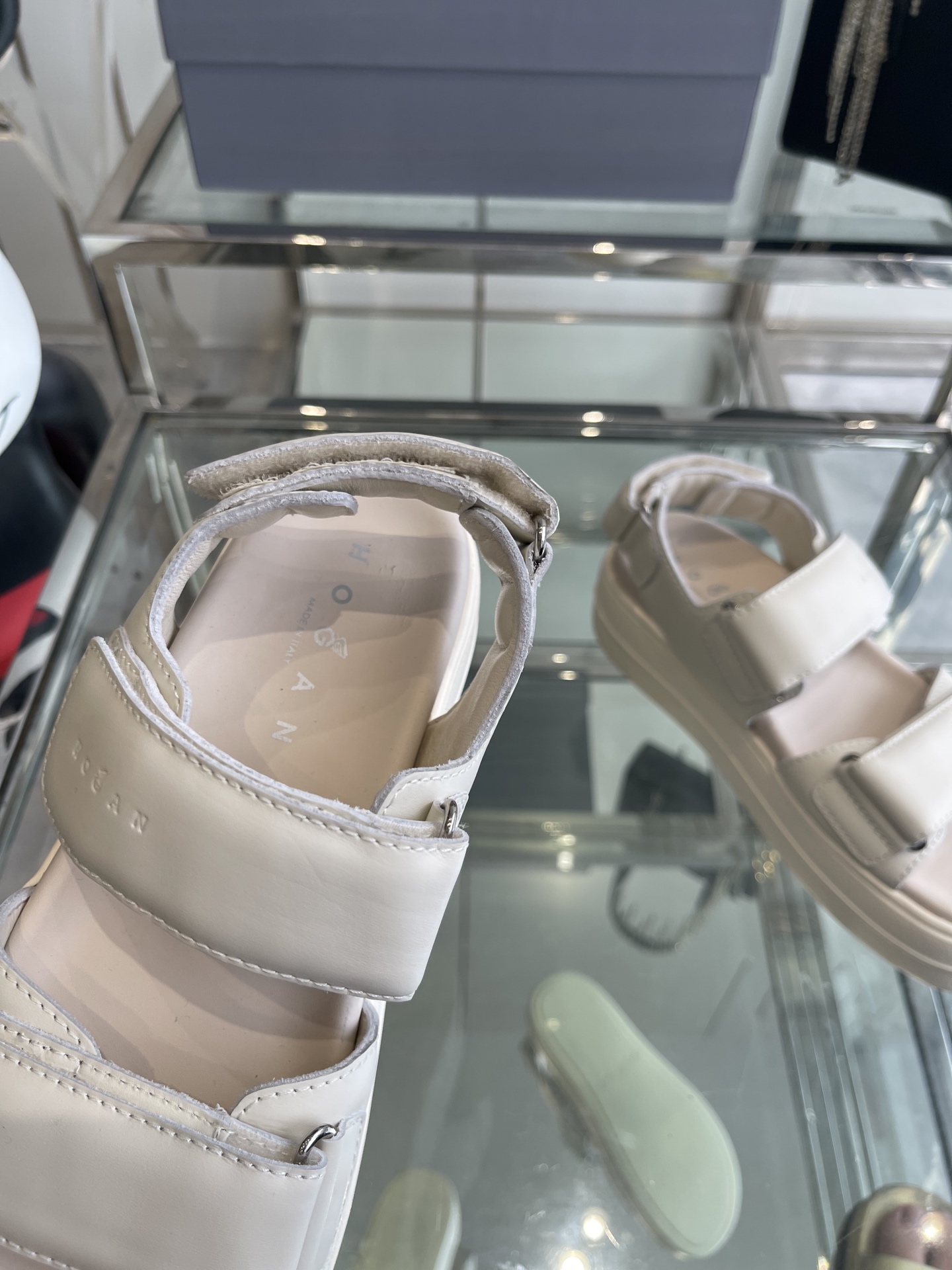 Hogan Skyscraper Sandals: Summer Footwear Redefined with Italian Craftsmanship and Sustainable Style - 图片 4