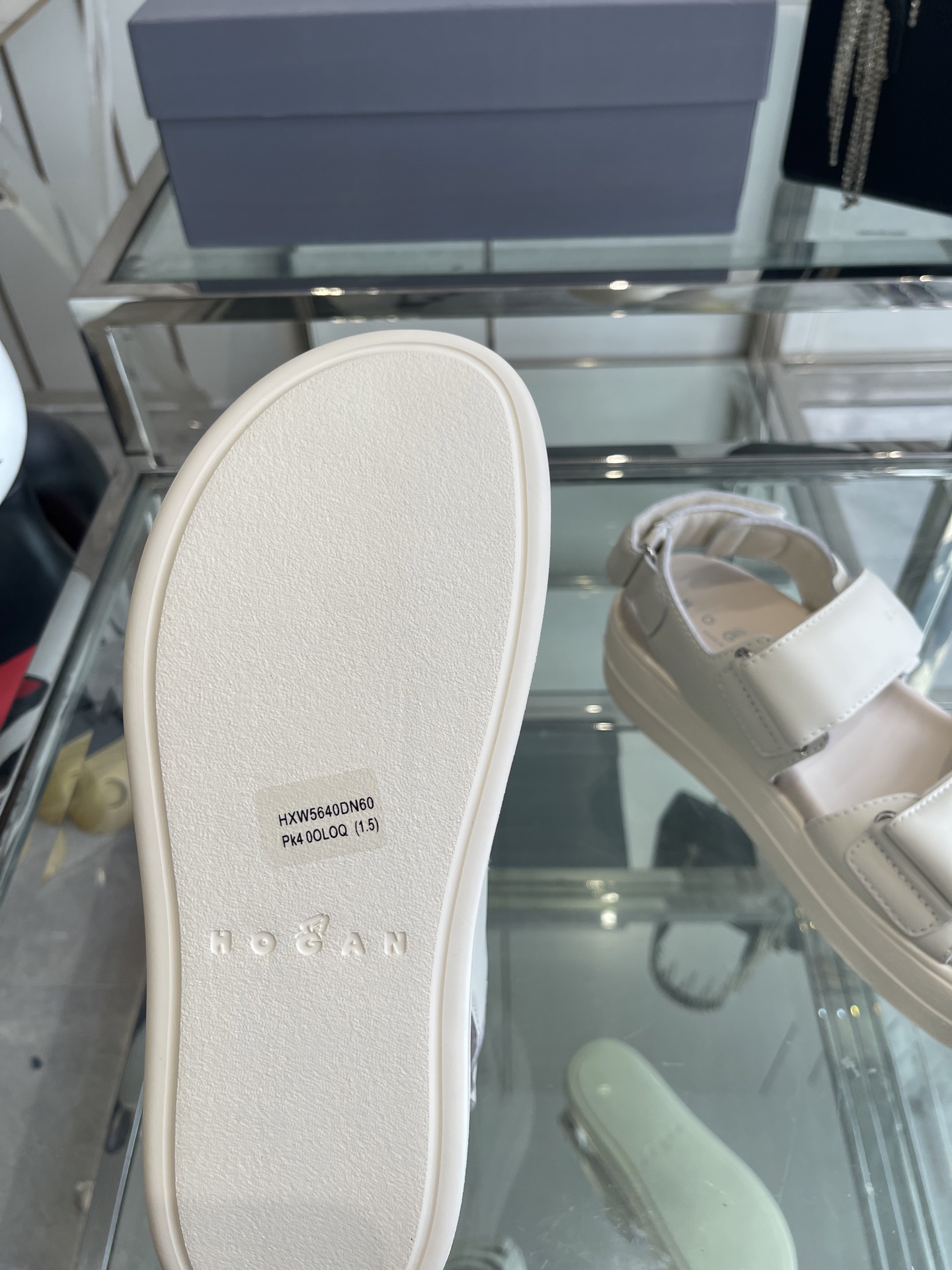 Hogan Skyscraper Sandals: Summer Footwear Redefined with Italian Craftsmanship and Sustainable Style - 图片 5