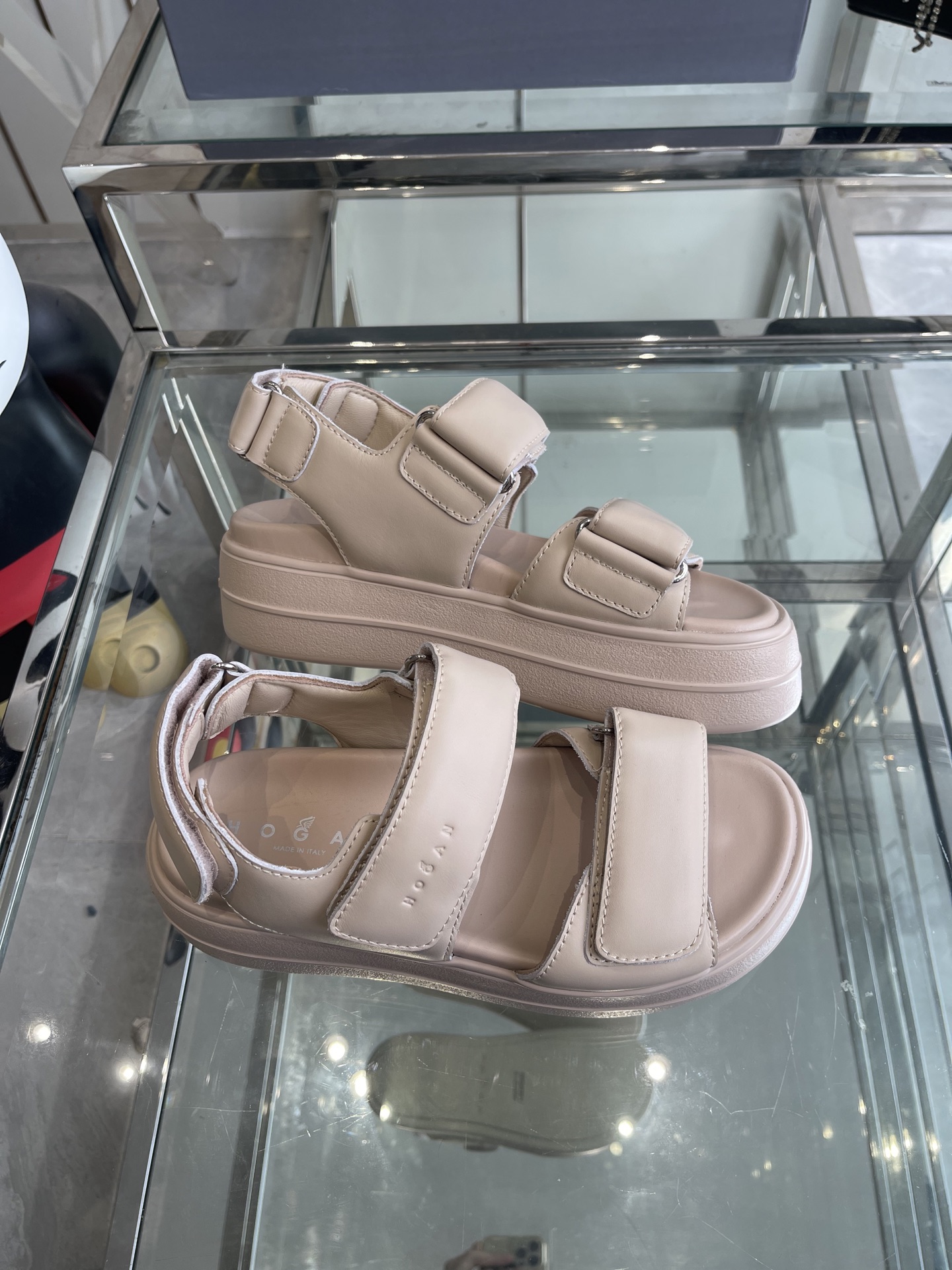 Hogan Skyscraper Sandals: Redefining Summer Footwear with Aesthetics and Comfort - 图片 8