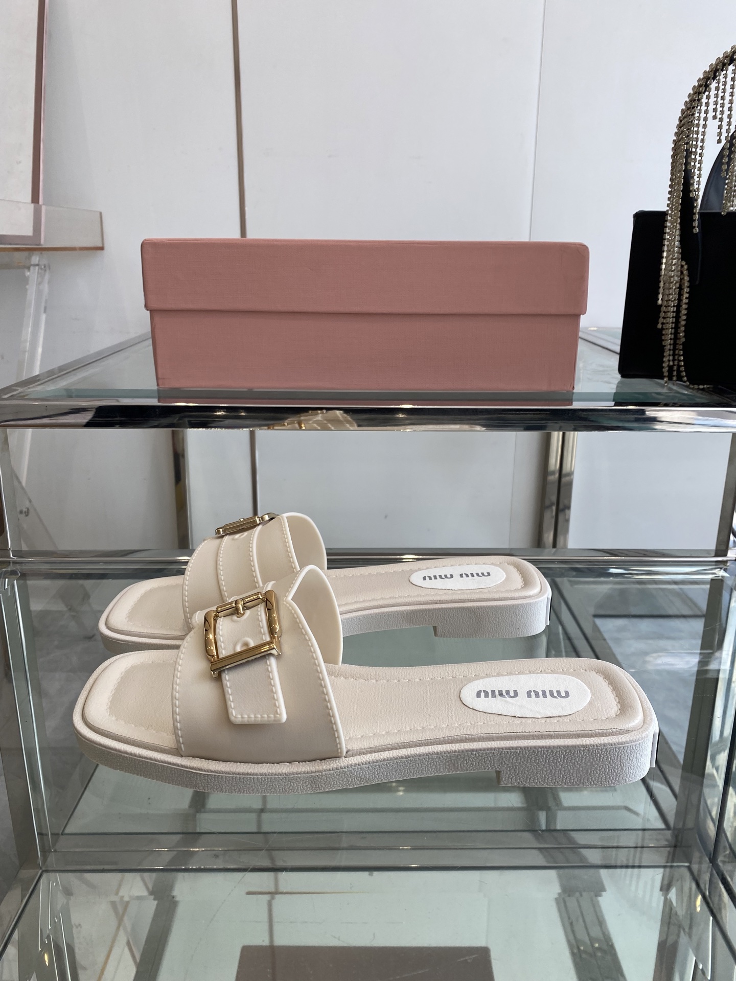 Miu Miu Miu 缪缪 25ss新款 平底拖鞋