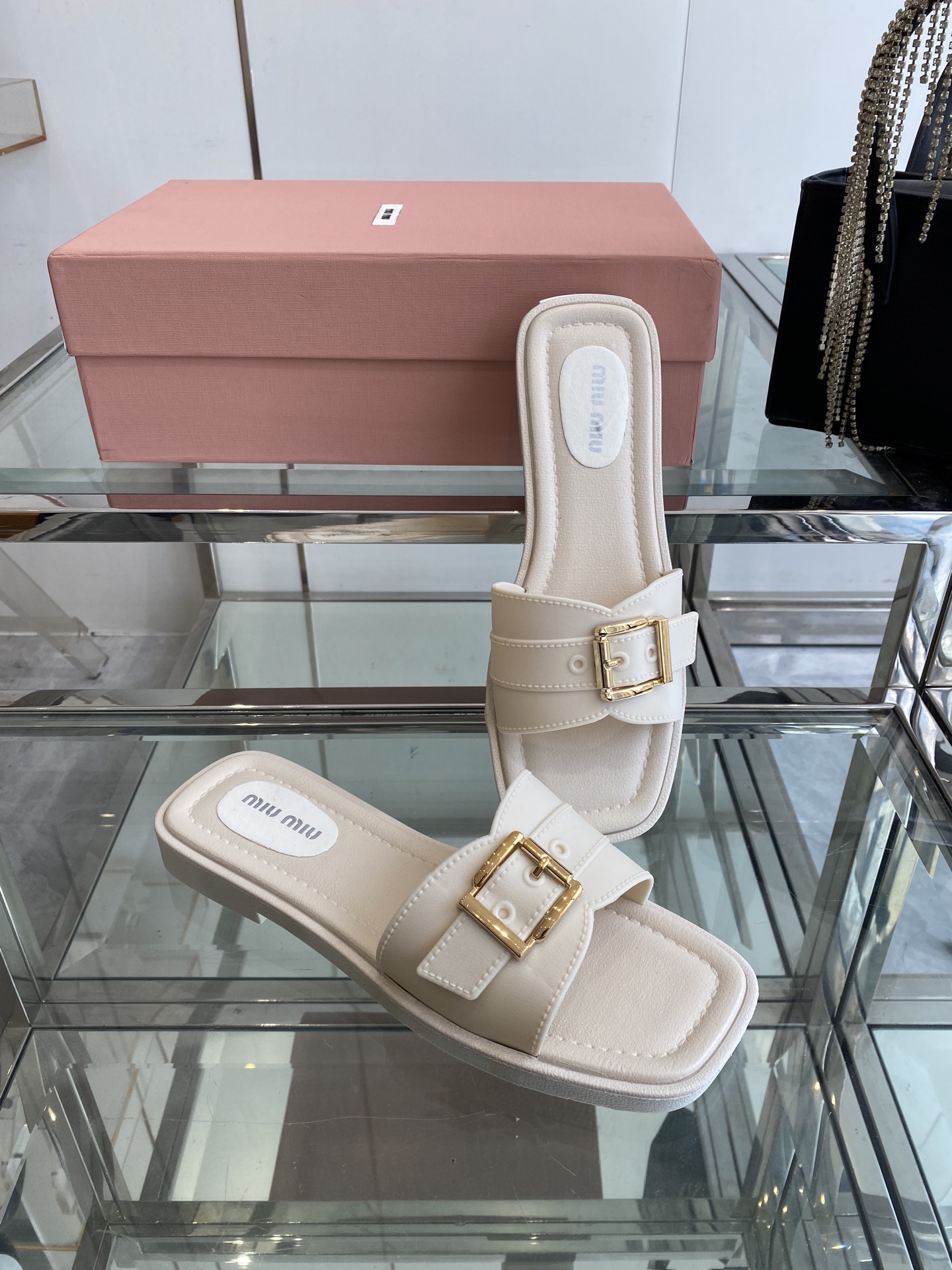Miu Miu Miu 缪缪 25ss新款 平底拖鞋