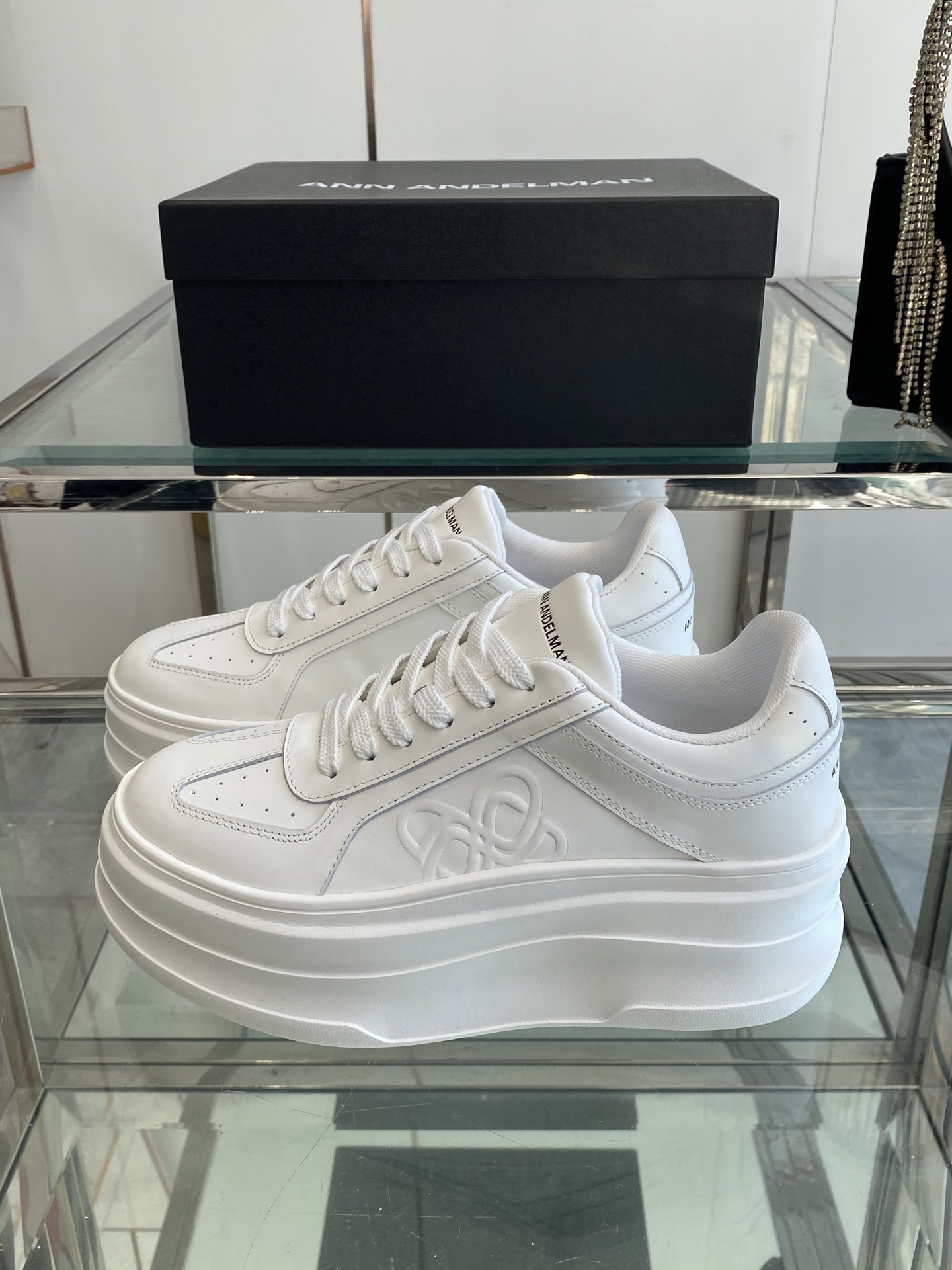 Exciting German-Teaching Shoes with Sheepskin Fabric and TPU Bottom, Code 35-40. - 图片 2