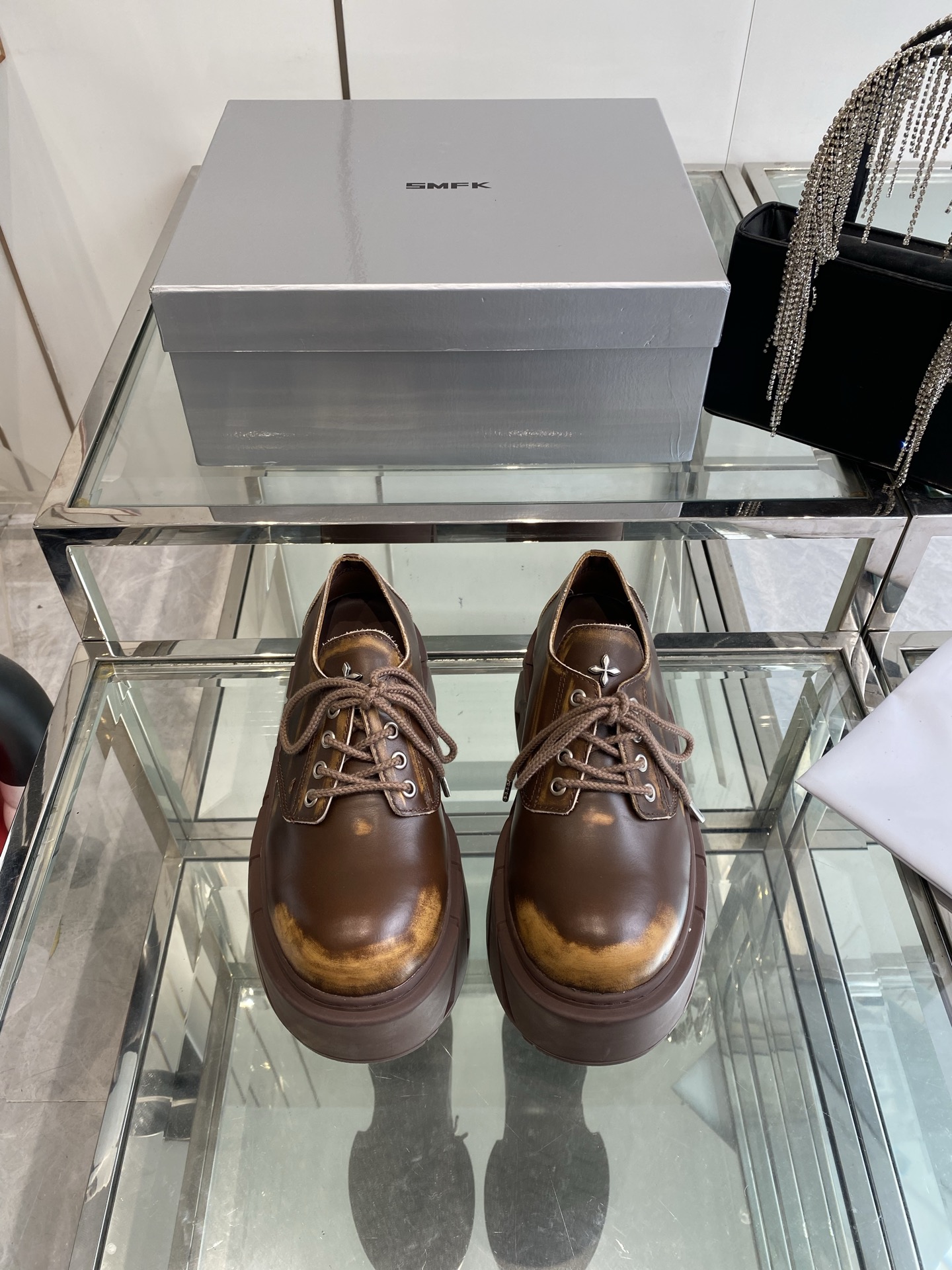 NO:444420,Single shoes Smfk niche trendy brand 25ss hit new products, thick sole casual shoes, derby shoes, short boots, long boots, and really, it's very pleasing to look at and the more you like it!  The gospel of short babies directly extends the body proportions!  The shoe body is soft and comfortable, the sole is wear-resistant and non-slip, and every color is very versatile. It is really suitable for this spring and summer. The upper is made of original imported cowhide, inner foot pad sheepskin, high heel 7.5cm, original customized EVA rubber outsole, size 35-40 (customized for 40), boots, boots, cowhide, sheepskin19860909单鞋 Smfk 小众潮牌 25ss爆款新品 厚底 休闲鞋 德比鞋 短靴 长靴 爆真的是很耐看越看越喜欢！矮个子宝宝的福音直接拉长身材比例！ 鞋身柔软舒适,鞋底耐磨防滑 而且每个颜色都非常百搭.真的太适合这个春夏  鞋面采用原版进口牛皮 内里垫脚羊皮 高跟7.5cm 鞋底原版定制EVA橡胶大底 码数35-40（40定做）,靴子单鞋,boots,cowhide,sheepskin,Women's Shoes