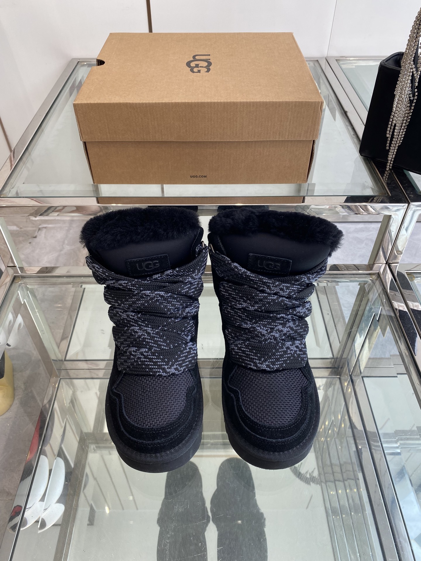 “New UGG Fall/Winter Collection: Comfortable, Stylish 648 Styles with EVA Soles & Velvet Details (Sizes 35-40)” - 图片 9