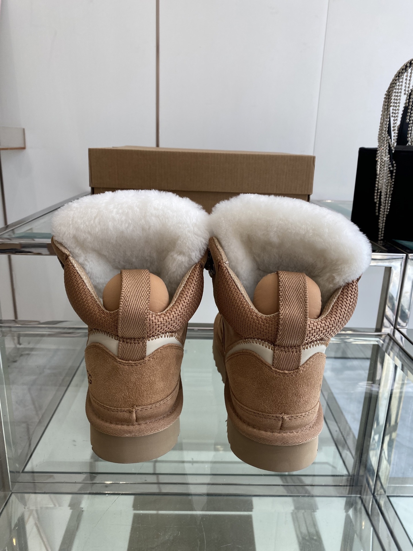 “UGG Fall/Winter 25s: Comfortable, Stylish, and Fashionable Shoes in EVA Material” - 图片 8