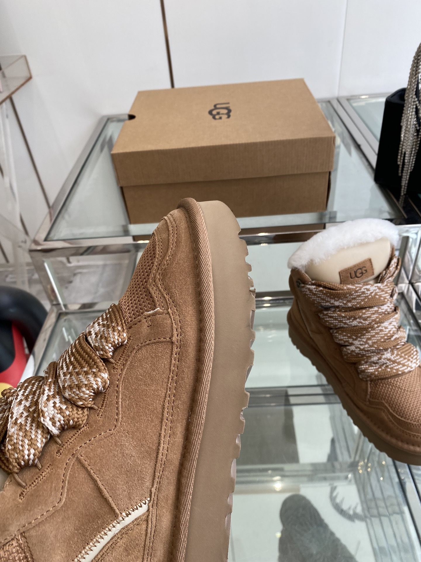 “UGG Fall/Winter 25s: Comfortable, Stylish, and Fashionable Shoes in EVA Material” - 图片 5