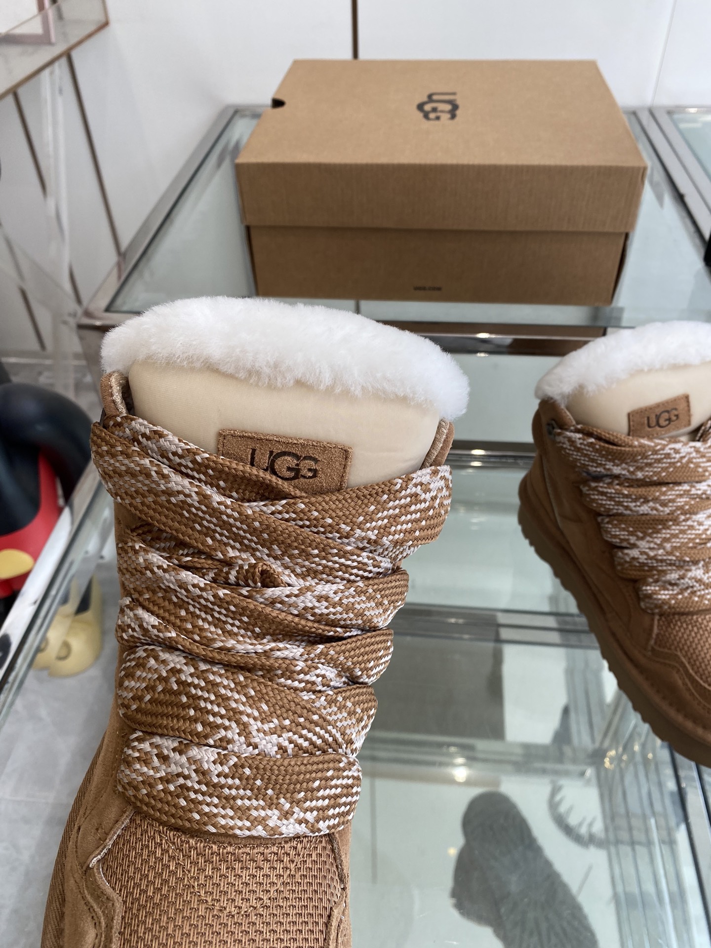 “UGG Fall/Winter 25s: Comfortable, Stylish, and Fashionable Shoes in EVA Material” - 图片 3