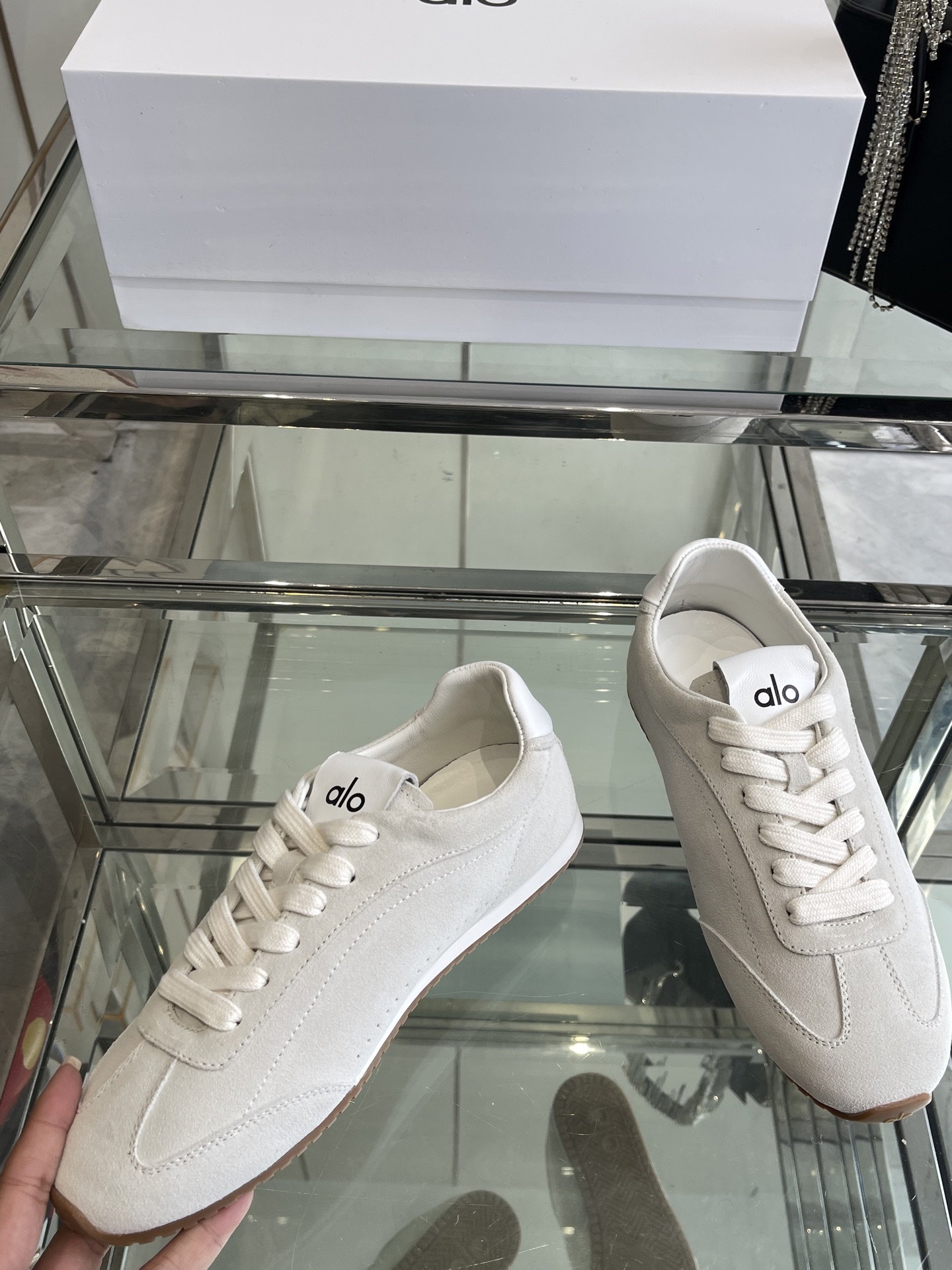 “Super-Comfortable and Lightweight Alo 25ss New Oxen Skin Sock Set: Review and Sizing Guide” - 图片 3