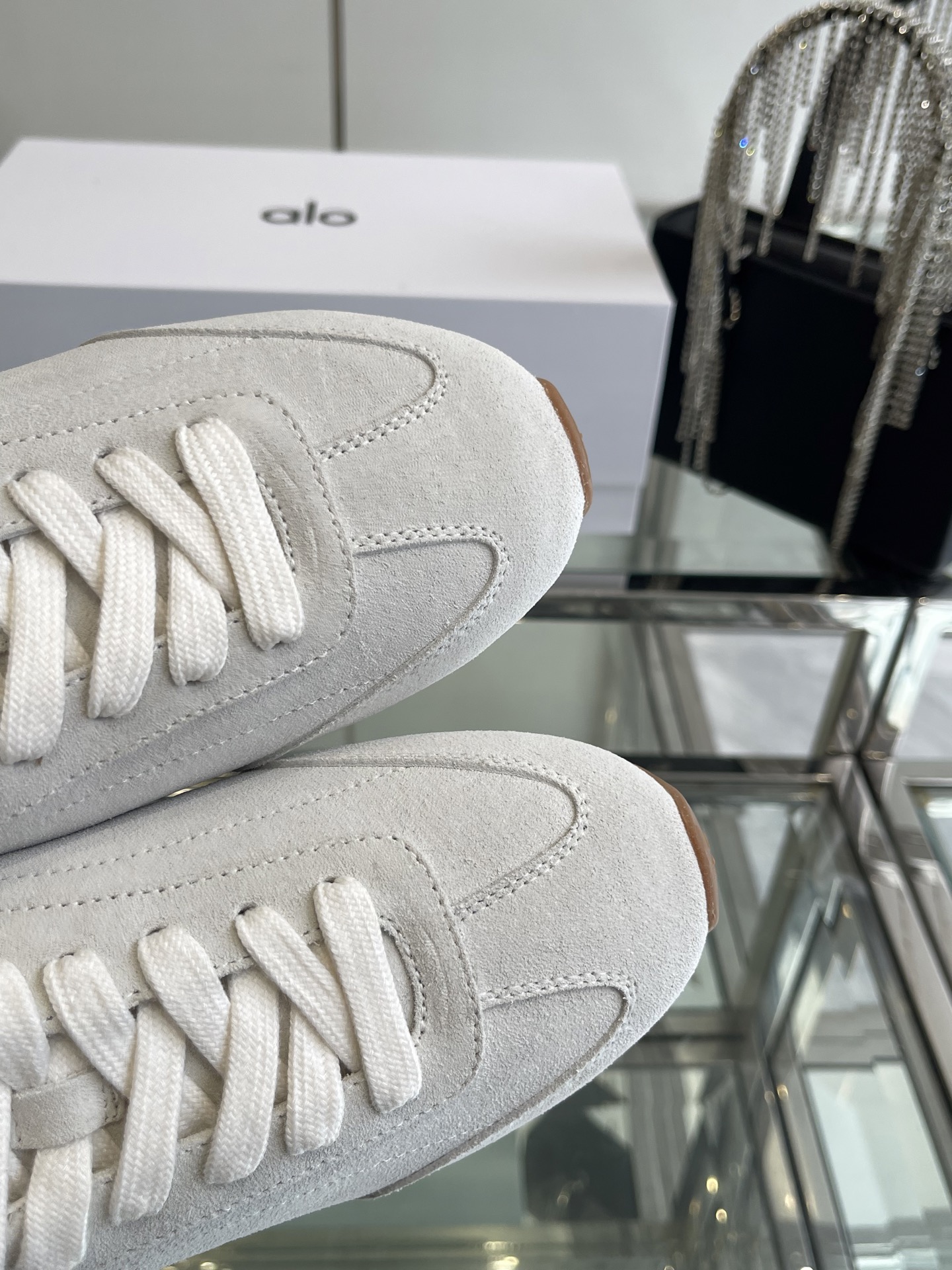 “Super-Comfortable and Lightweight Alo 25ss New Oxen Skin Sock Set: Review and Sizing Guide” - 图片 8