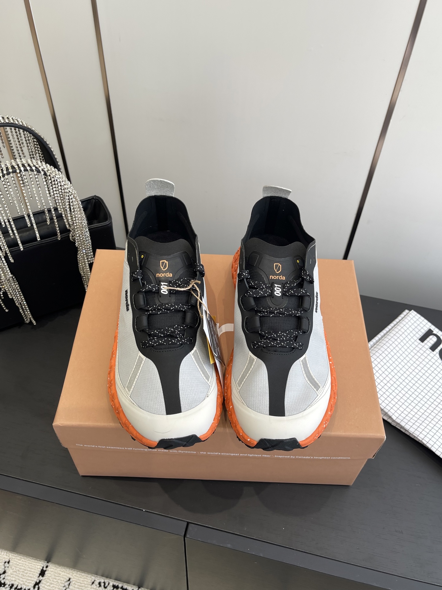 NO:480951,Men's Norda outdoor sneakers are designed for brave men who challenge wilderness and mountains. They use cutting-edge technology and high-performance materials, and the lightweight shoe body is matched with strong grip. They are not afraid of steep rock walls, muddy trails or slippery streams. Every step is as stable as a rock. Vibram super powerful sole, bionic tooth pattern design, climbing and wading like walking on the flat ground. Dynamic cushioning midsole absorbs impact, and long-distance hiking is still comfortable and tiring. Breathable and waterproof technology GORE-TEX lining, keeps dry while raining and stuffy. Lightweight wear-resistant upper, tear-resistant material, facing gravel thorns, and still as durable as new. Size 39-45, casual shoes/sports shoes, sneakers19860909男款 Norda 户外运动鞋,专为挑战荒野与山野的勇者设计.采用尖端科技与高性能材质,轻量化鞋身搭配强悍抓地力,无惧陡峭岩壁、泥泞小径或湿滑溪流,每一步都稳如磐石.  Vibram 超强大底 仿生齿纹设计,攀岩涉水如履平地.  动态缓震中底 吸收冲击力,长距离徒步依旧舒适不累脚. 透气防水科技 GORE-TEX 内衬,暴雨闷热皆保持干爽.  轻量耐磨鞋面 抗撕裂材质,直面碎石荆棘,依旧耐久如新.  码数39-45,休闲鞋/运动鞋,sneakers,Women's Shoes