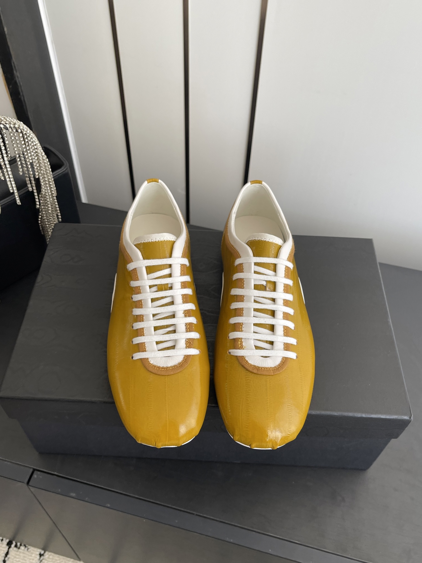 NO:707501,Dries Van Noten 26ss new spring and summer flat retro loafers, slip-on slip-ons, simple design that is both retro and simple, the leather is made of imported calfskin, the whole version is particularly durable and easy to wear, super versatile and good-looking on the feet, the outsole is soft and non-slip, mixed sheepskin lining, original imitation genuine leather outsole  Size 35-40 (40 customized), casual shoes/sports shoes, loafers, sneakers, cowhide, sheepskin, Leather soles19860909Dries Van Noten 26ss春夏新款 平底复古乐福鞋 一脚蹬懒人鞋  简单的设计既复古又简约 皮料选用进口小牛皮 整个版型特别耐看又好穿 上脚超级百搭好看 大底软柔防滑 混种羊皮内里 原版开模仿真皮大底 码数35-40（40订做）,休闲鞋/运动鞋,loafers,sneakers,cowhide,sheepskin,Leather soles,Women's Shoes