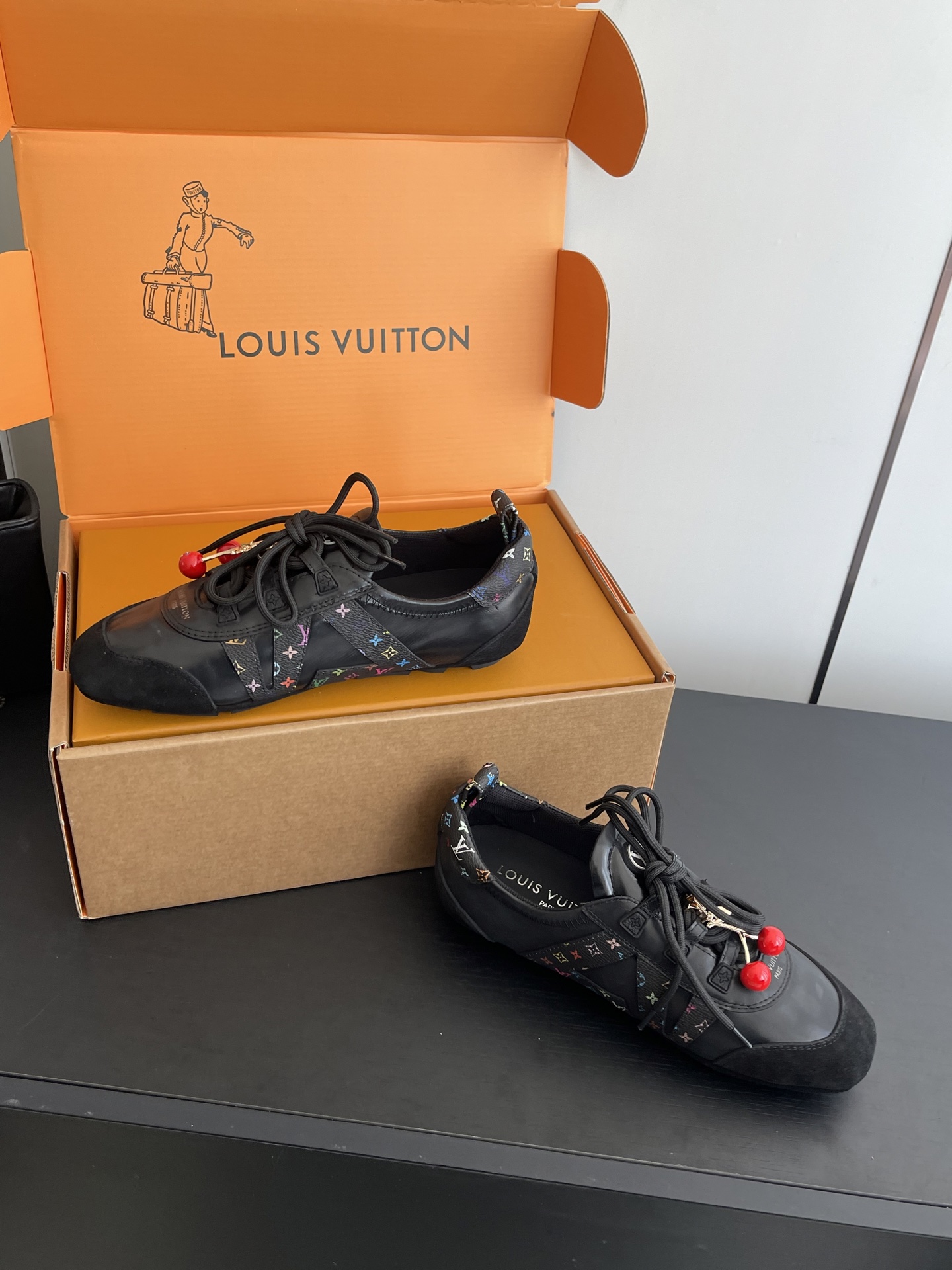 Louis Vuitton Sneakers