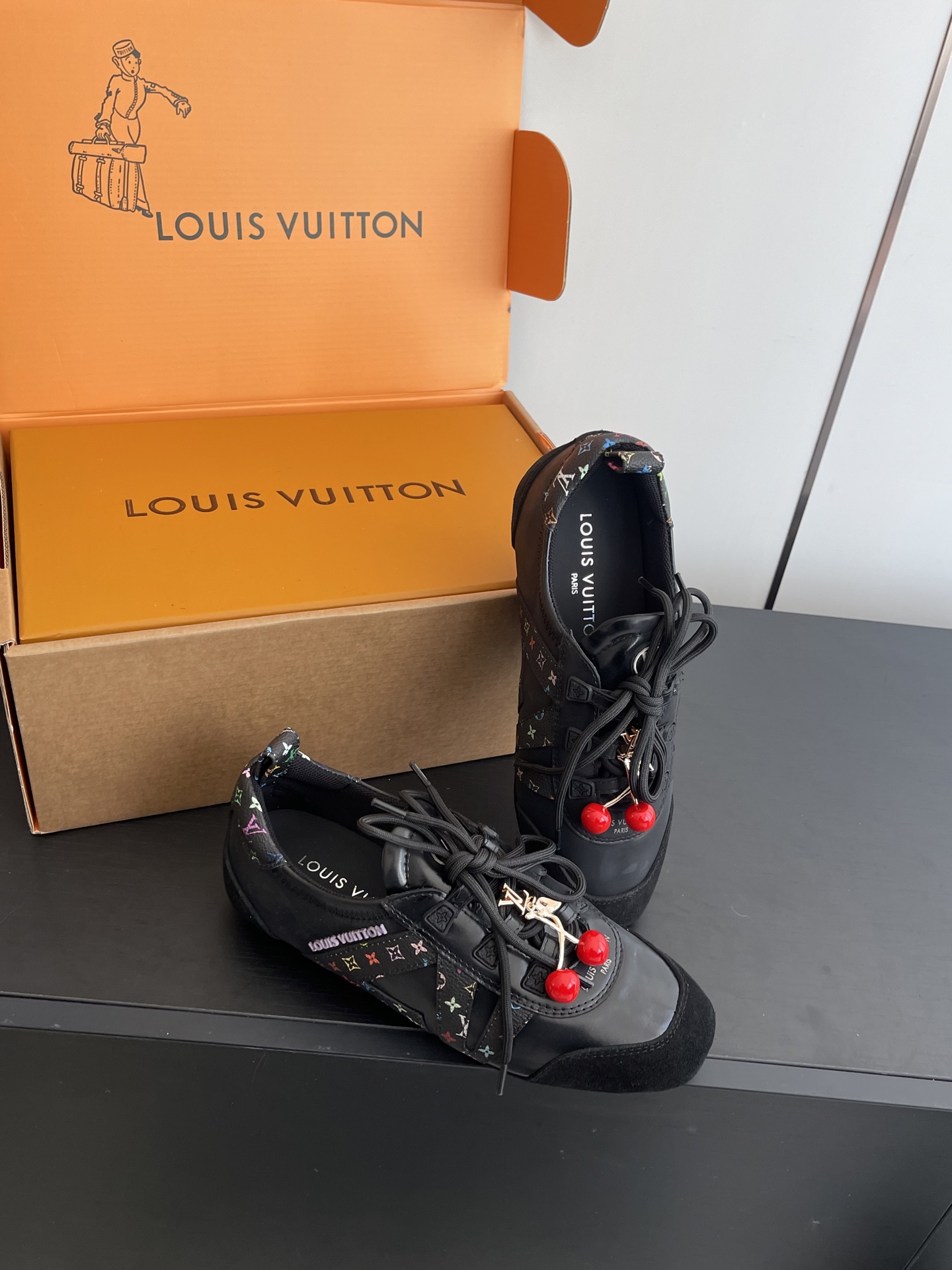 Louis Vuitton Sneakers