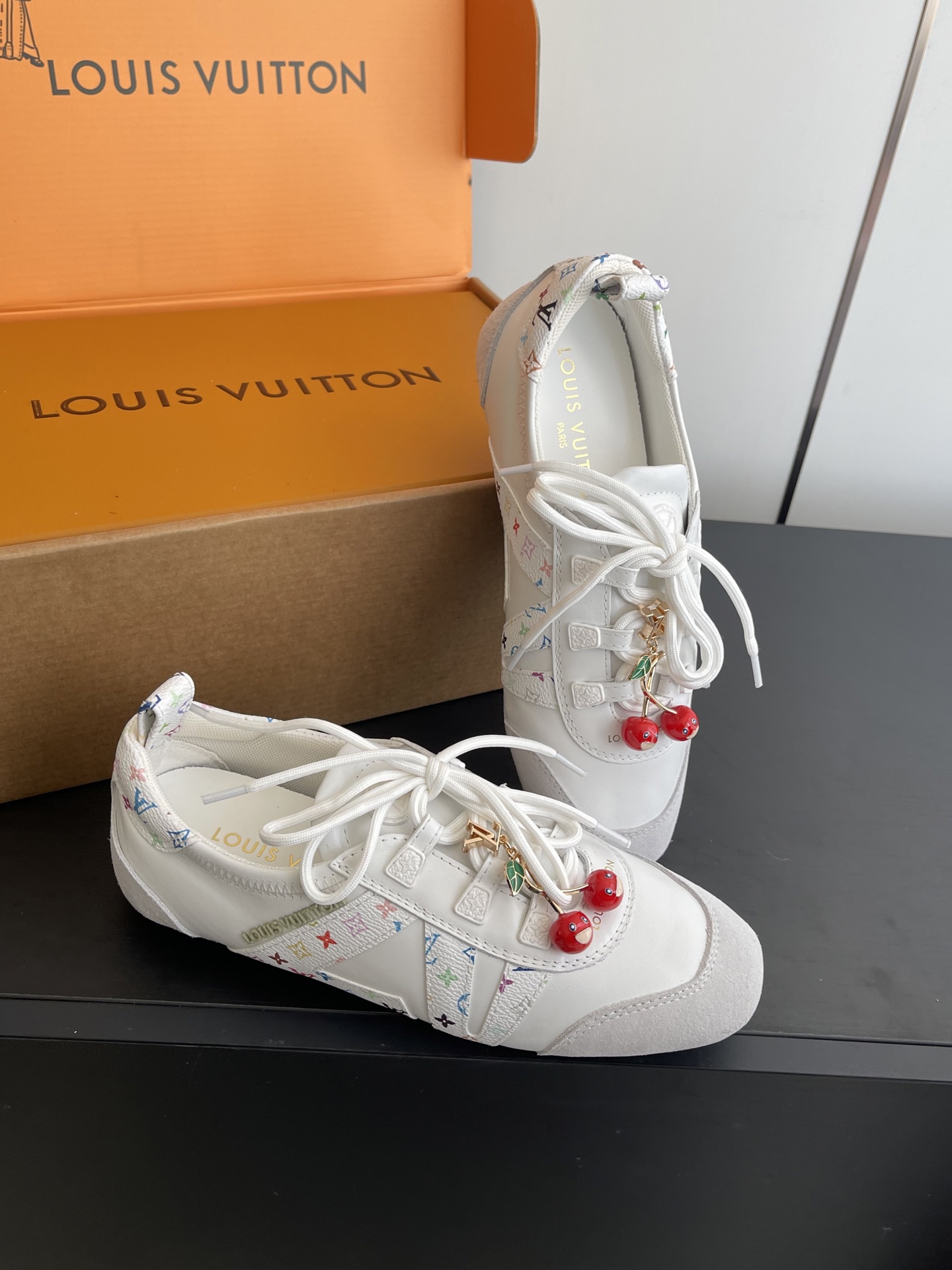 Louis Vuitton Sneakers