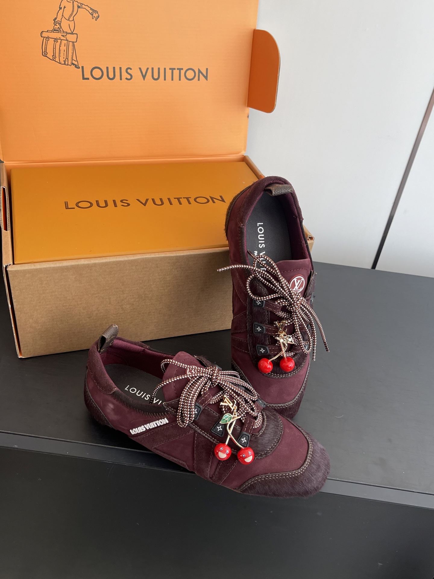 Louis Vuitton Sneakers