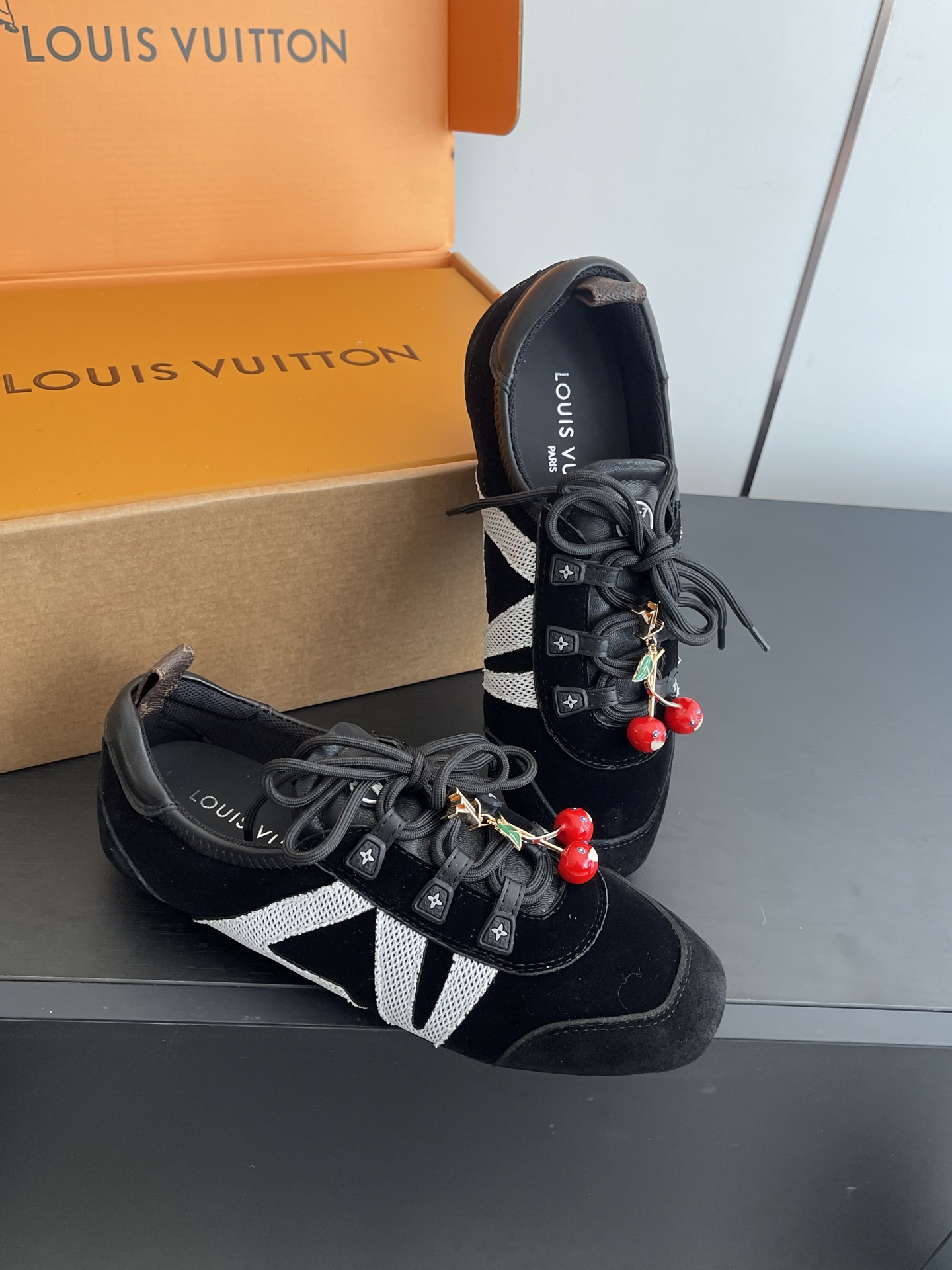Louis Vuitton Sneakers