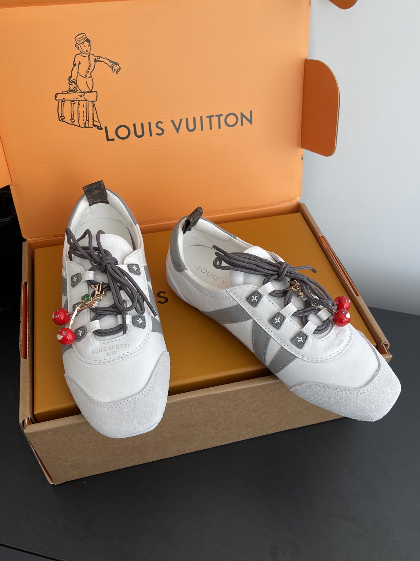 Louis Vuitton Sneakers