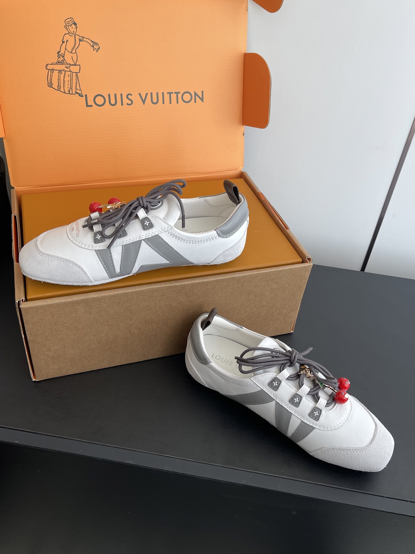 Louis Vuitton Sneakers
