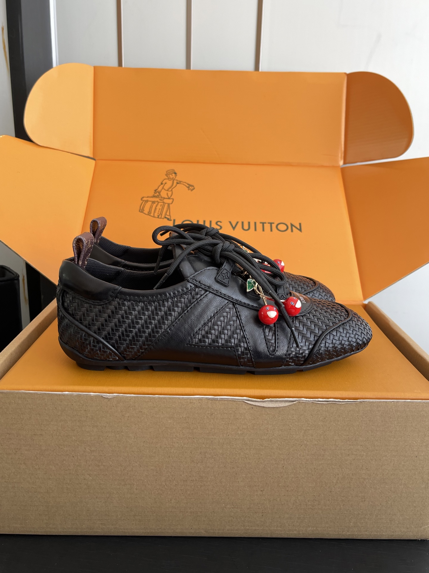 Louis Vuitton Sneakers