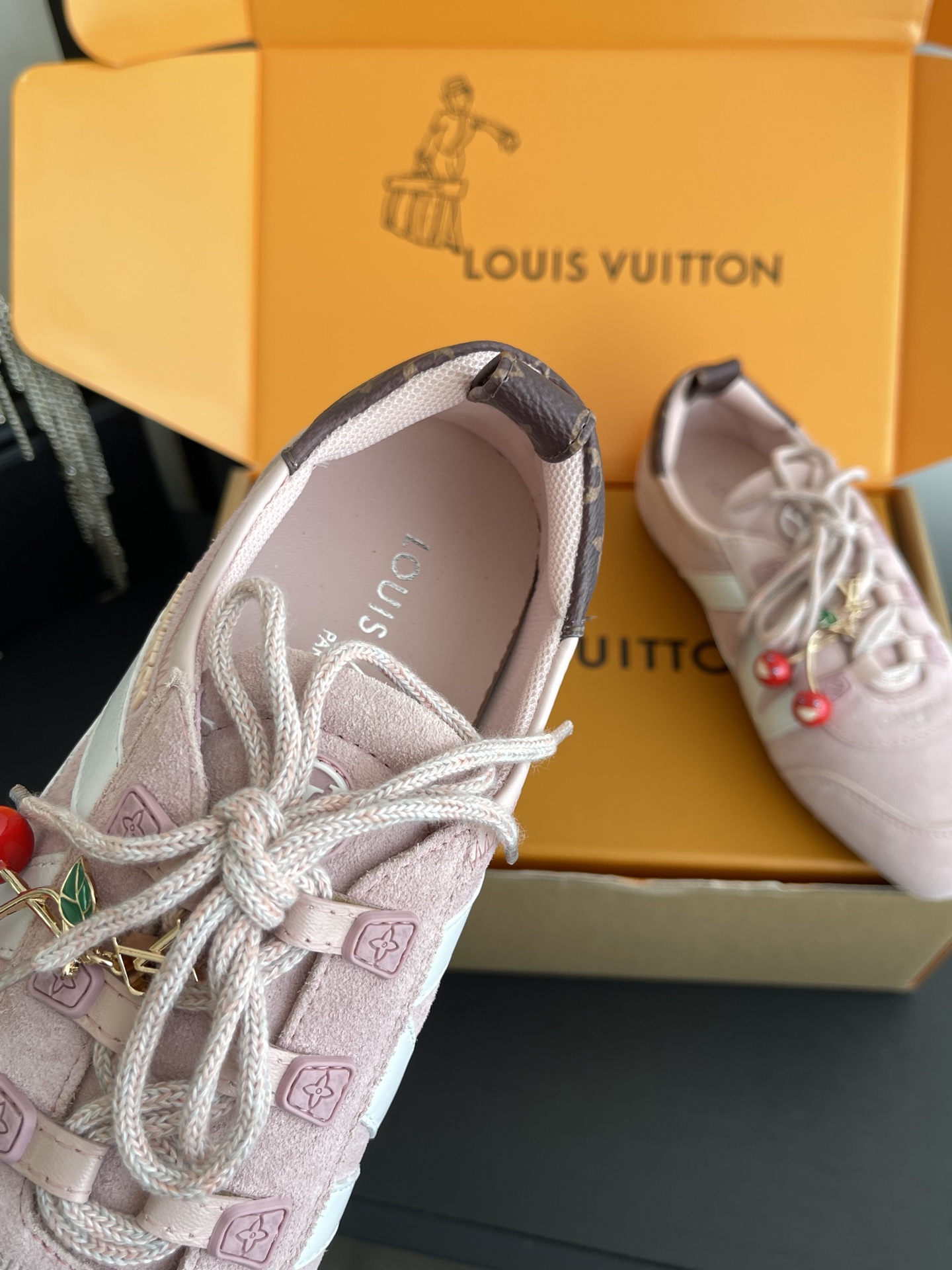 Louis Vuitton Sneakers