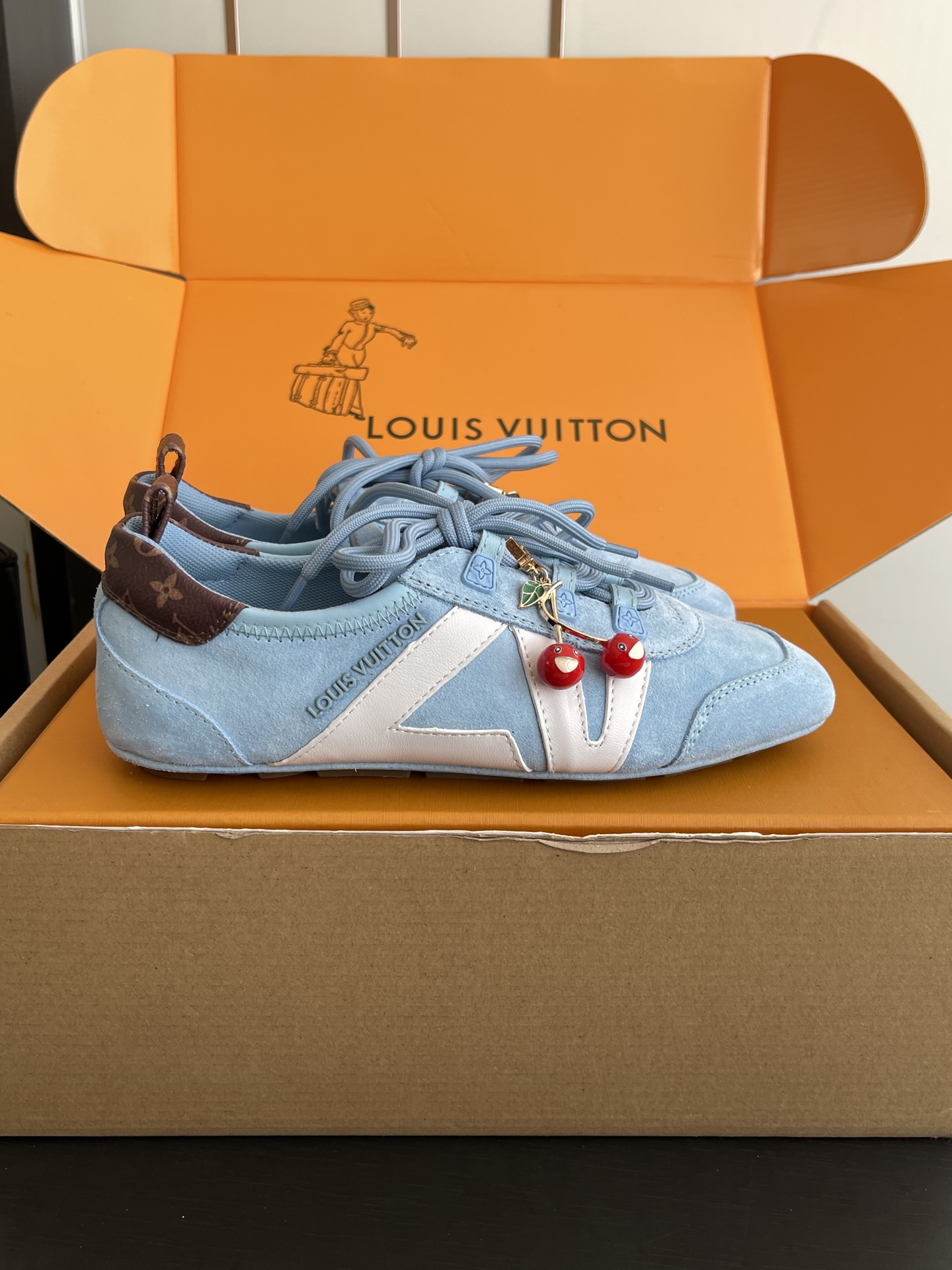 Louis Vuitton Sneakers