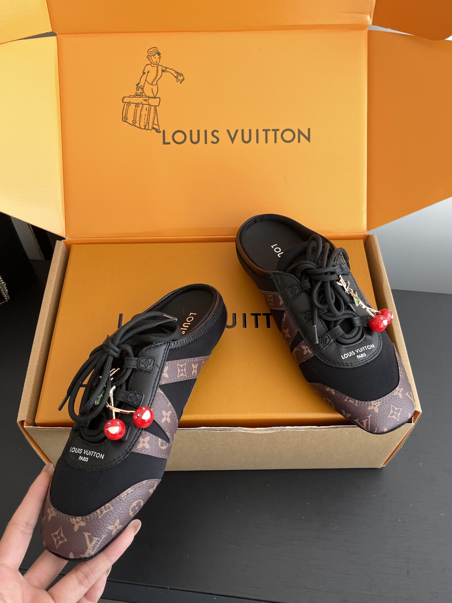Louis Vuitton Sneakers