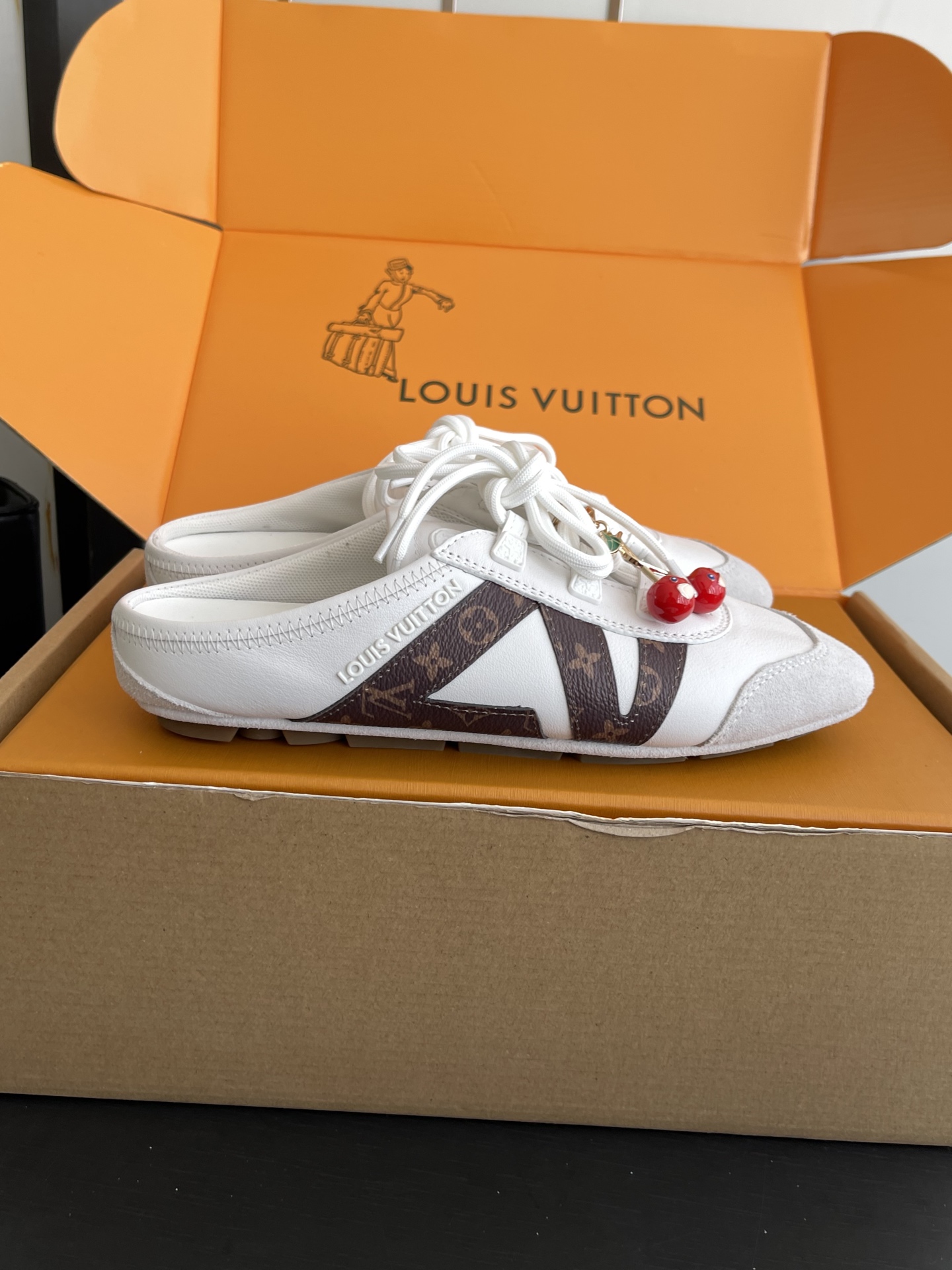 Louis Vuitton Sneakers