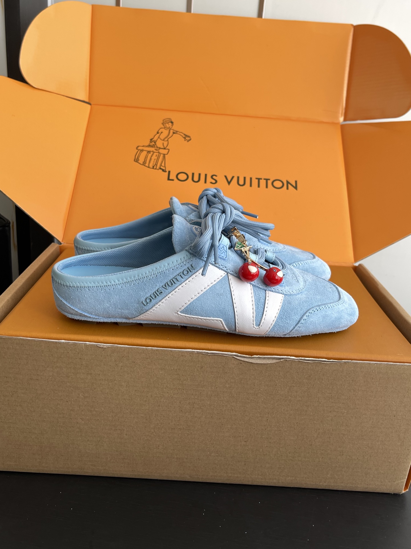 Louis Vuitton Sneakers