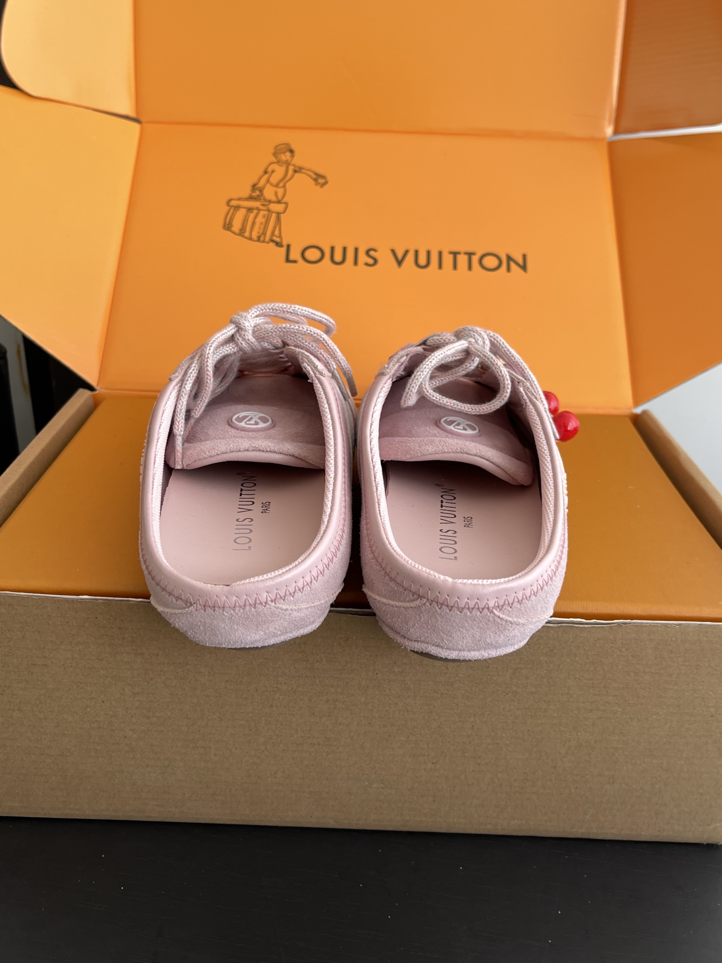 Louis Vuitton Sneakers