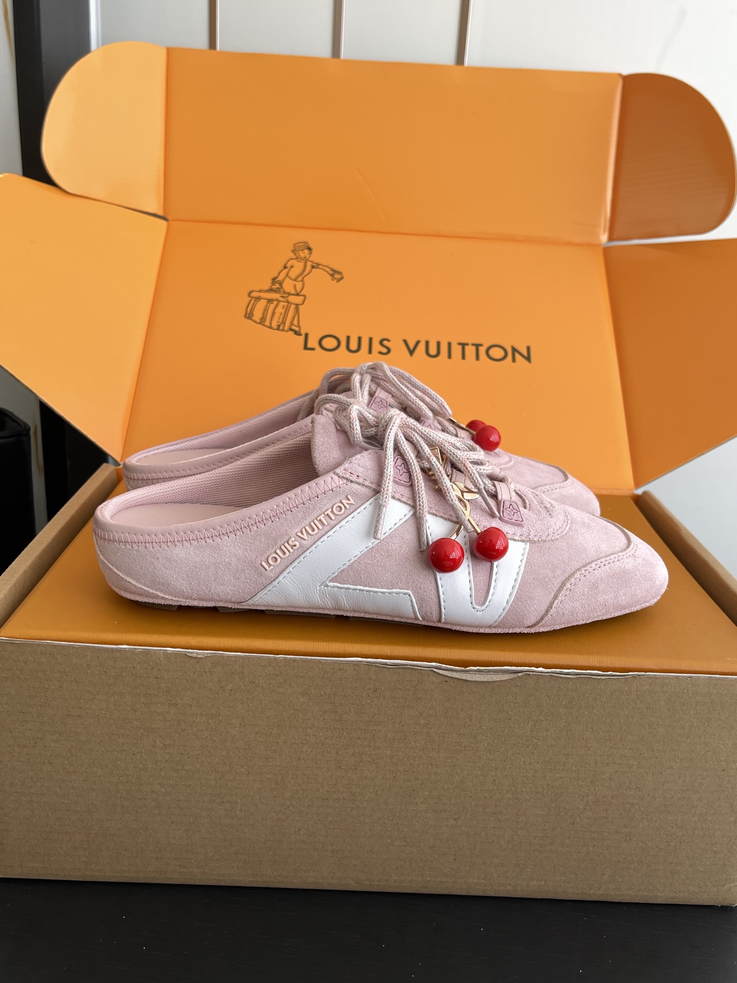 Louis Vuitton Sneakers