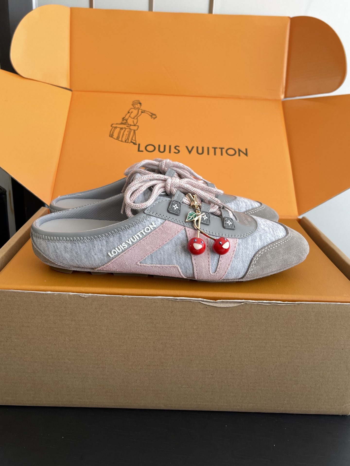 Louis Vuitton Sneakers