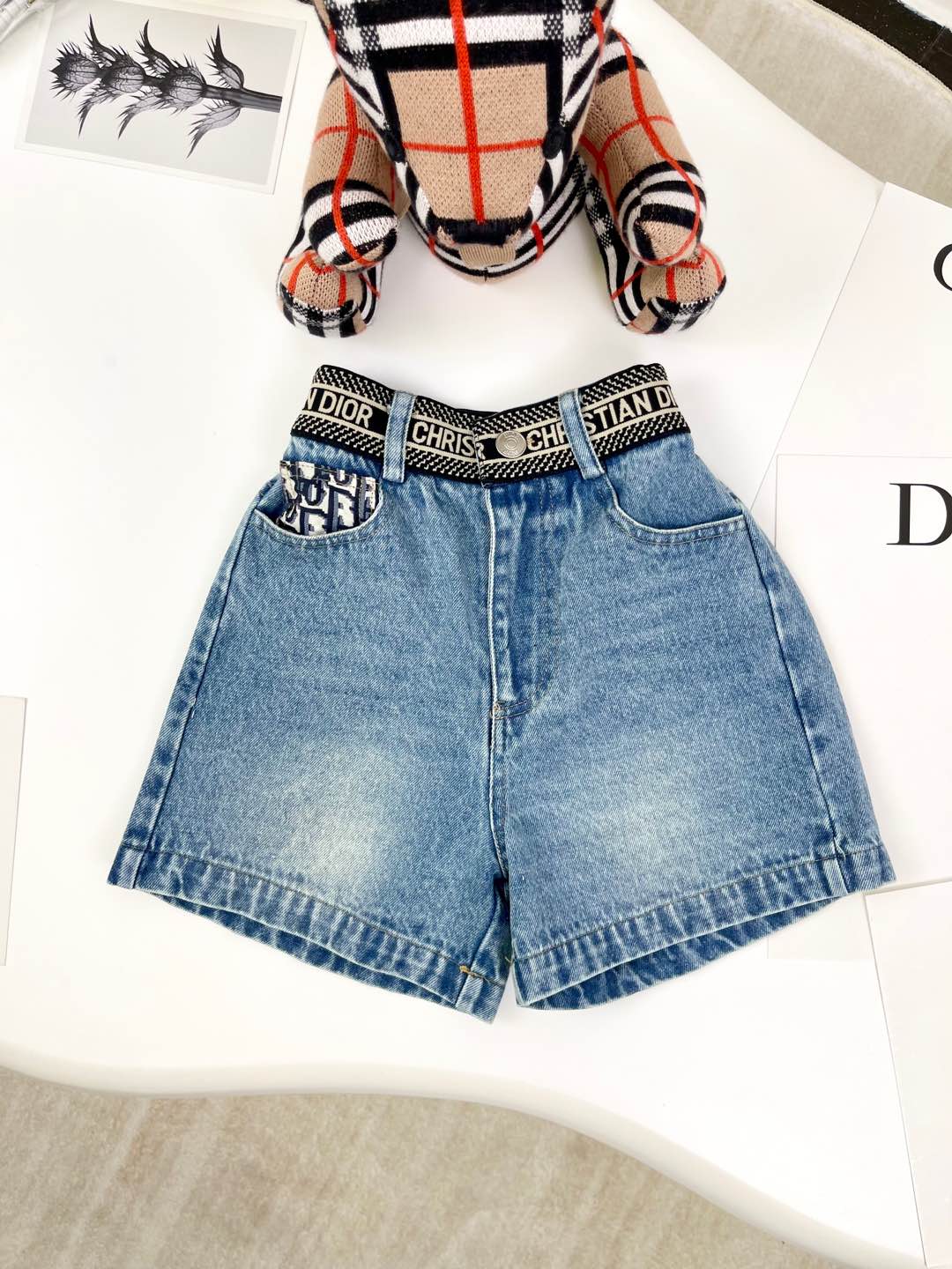 ❤️148￥ Sin Shao venta, envío con tres etiquetas completas. Tallas: 100-110-120-130-140-150cm DIOR 2025 primavera tempra…