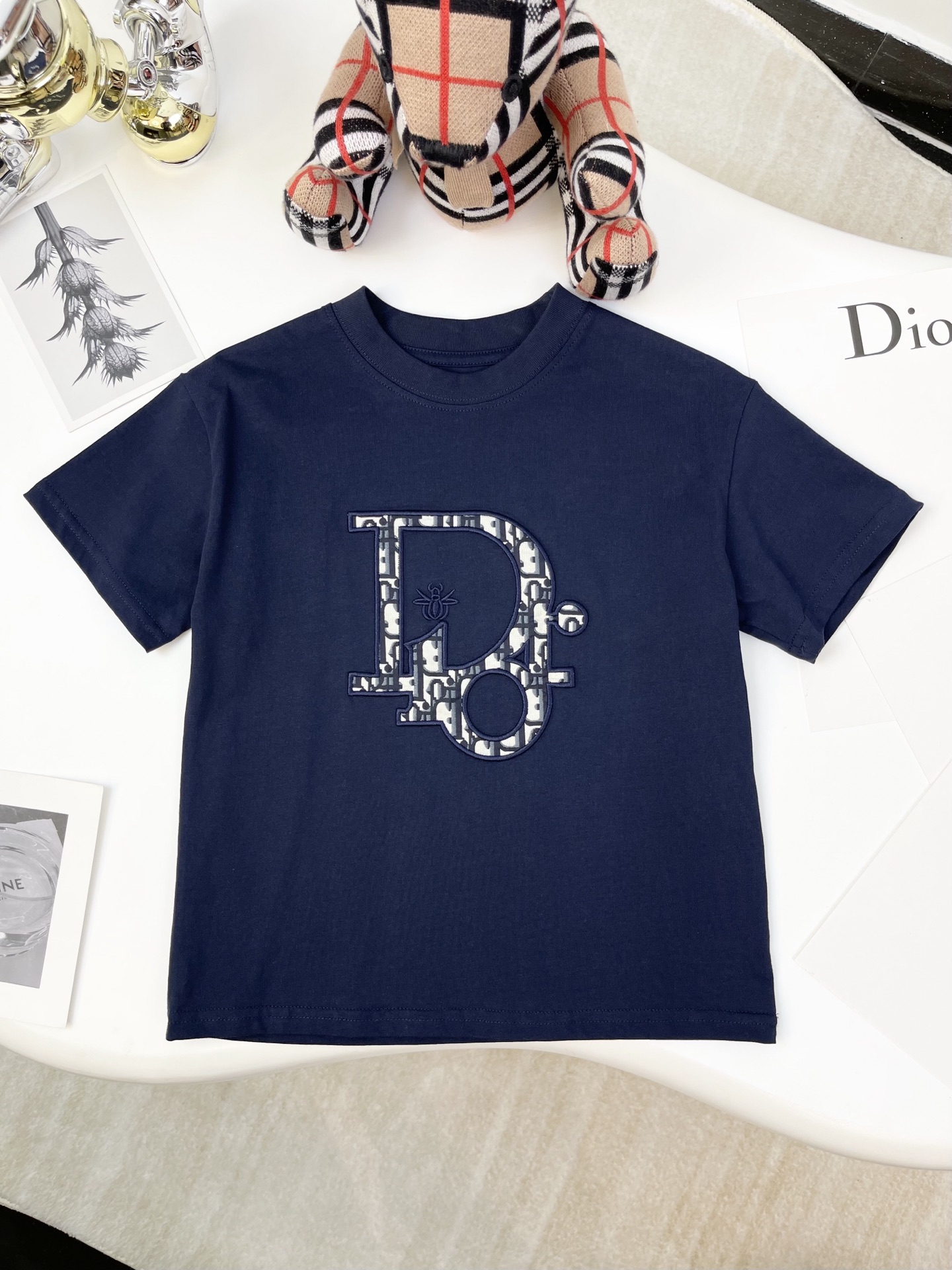 ❤️Sin menos nueva llegada ¥89 yuanes envío con tres etiquetas completas DIOR 2025 verano nueva camiseta para niños, téc…