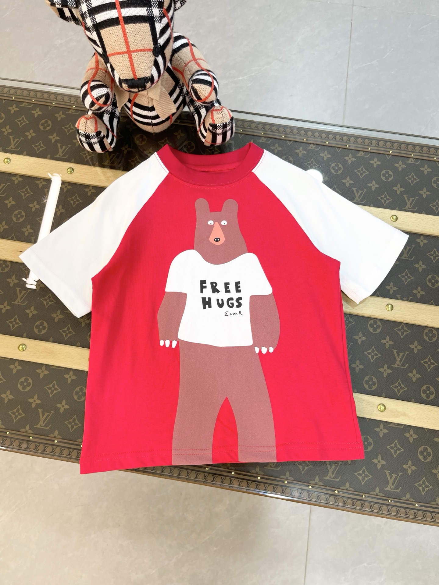 Precio de venta ¥79 sin menos GUCCI 古奇 2026 primavera temprana ropa infantil nueva manga corta osito 🐻 serie estampado…